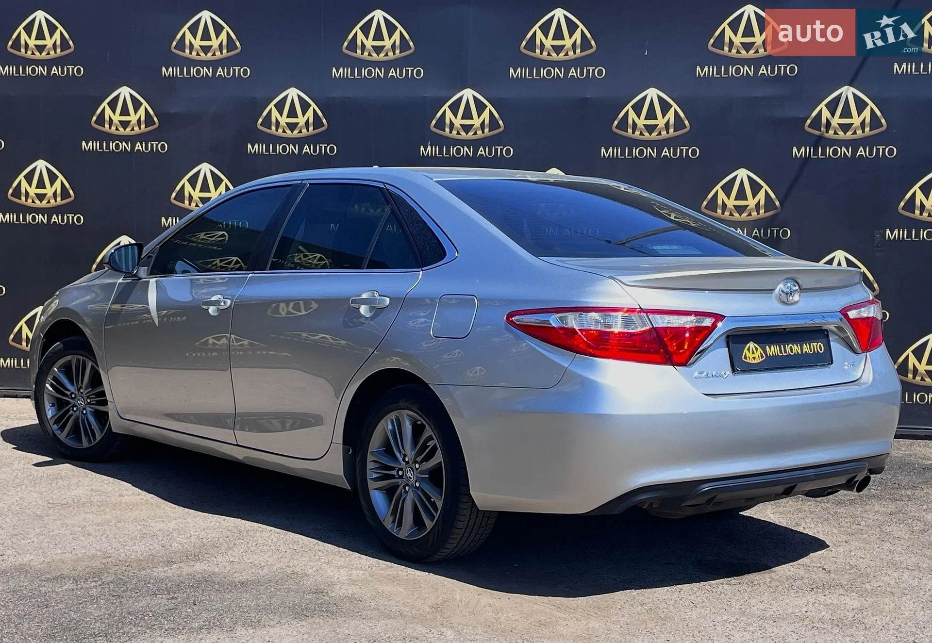 2016 Toyota Camry - мініатюра 8