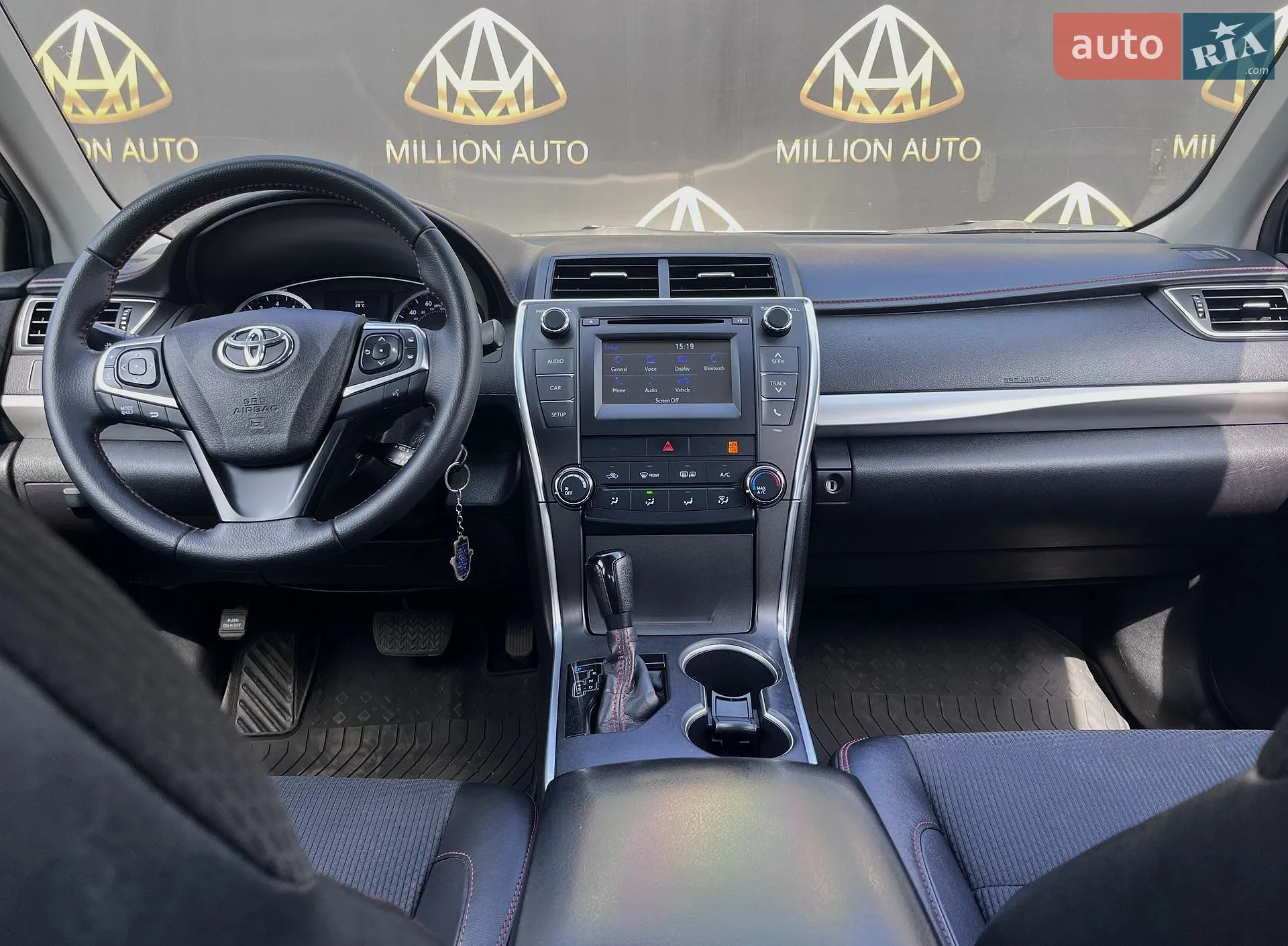 2016 Toyota Camry - мініатюра 18