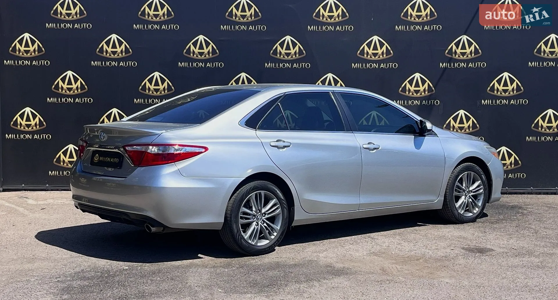 2016 Toyota Camry - мініатюра 4
