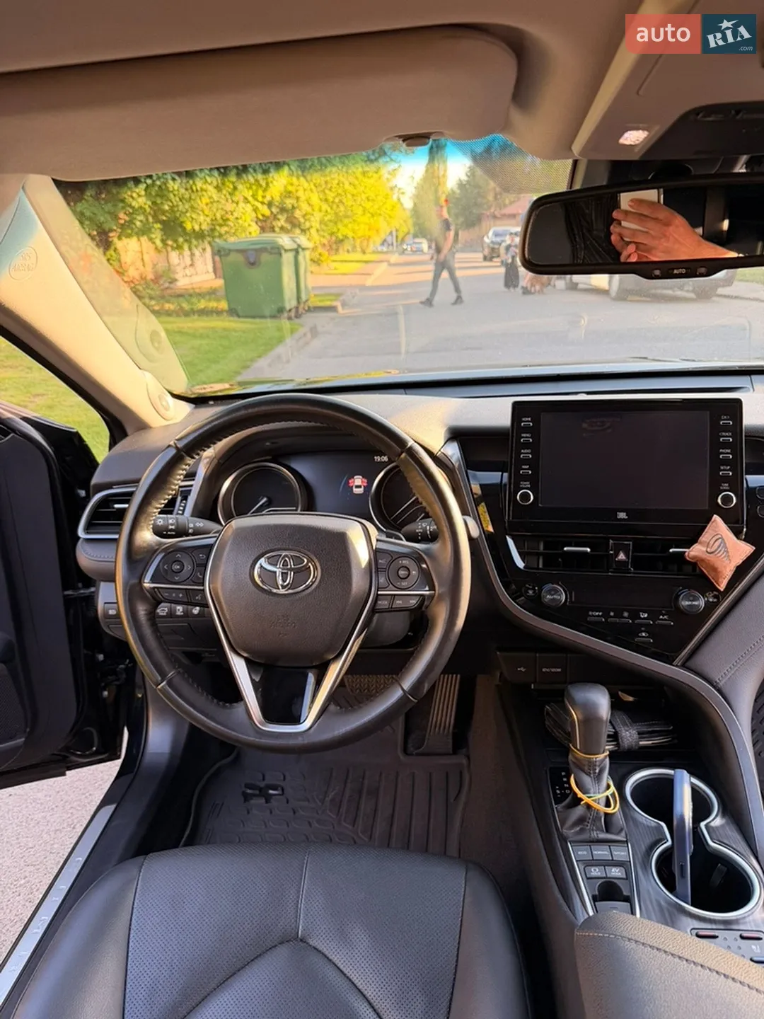 2023 Toyota Camry - мініатюра 18