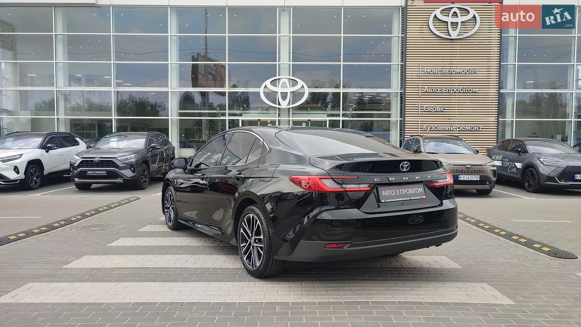 2025 Toyota Camry - мініатюра 2
