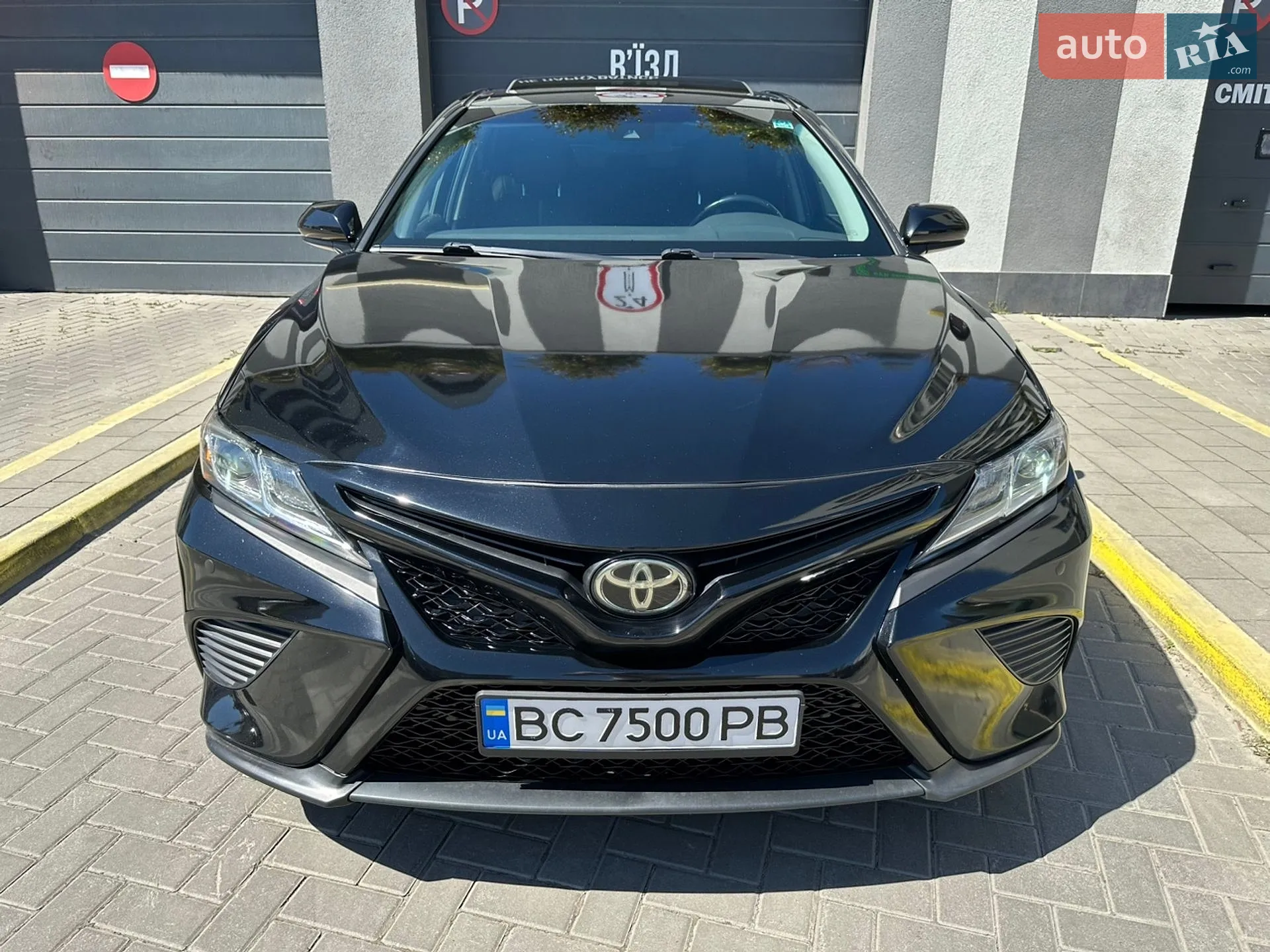 2019 Toyota Camry - мініатюра 2