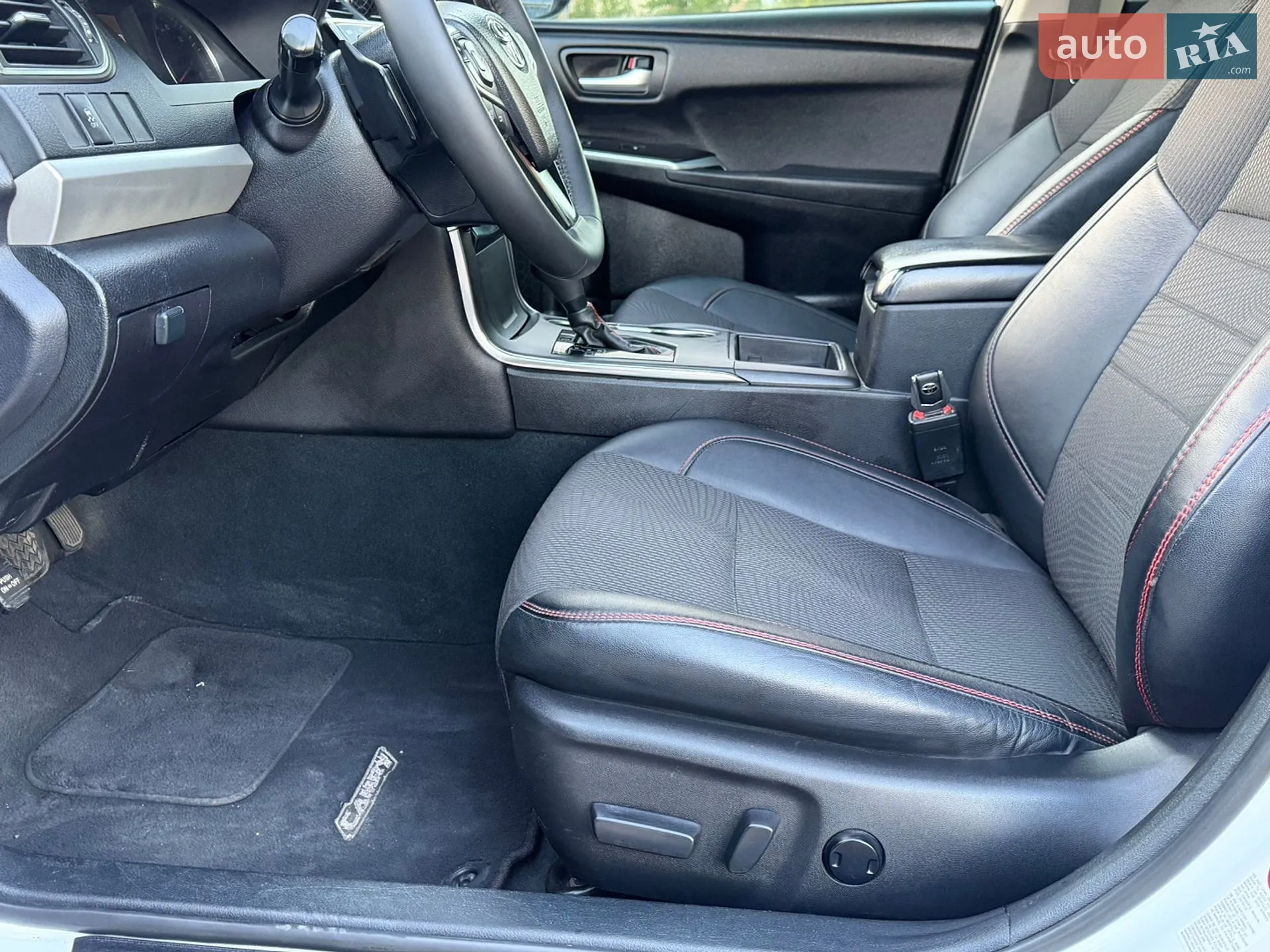 2017 Toyota Camry - мініатюра 16
