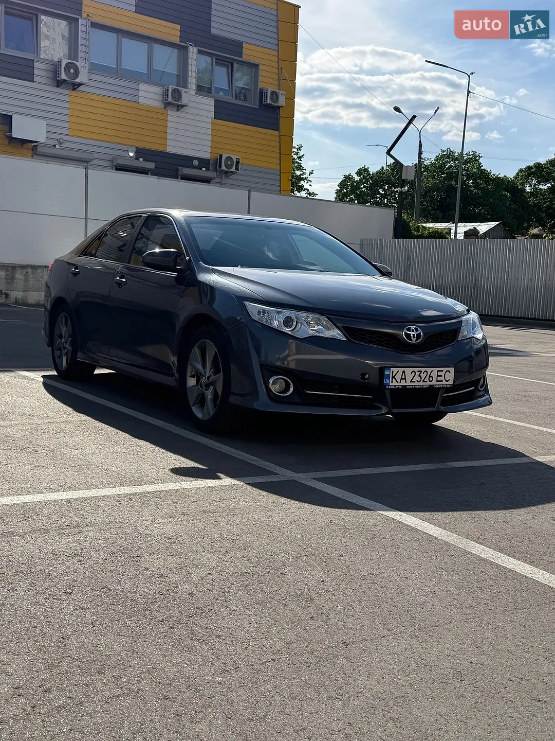 2014 Toyota Camry - фото 1