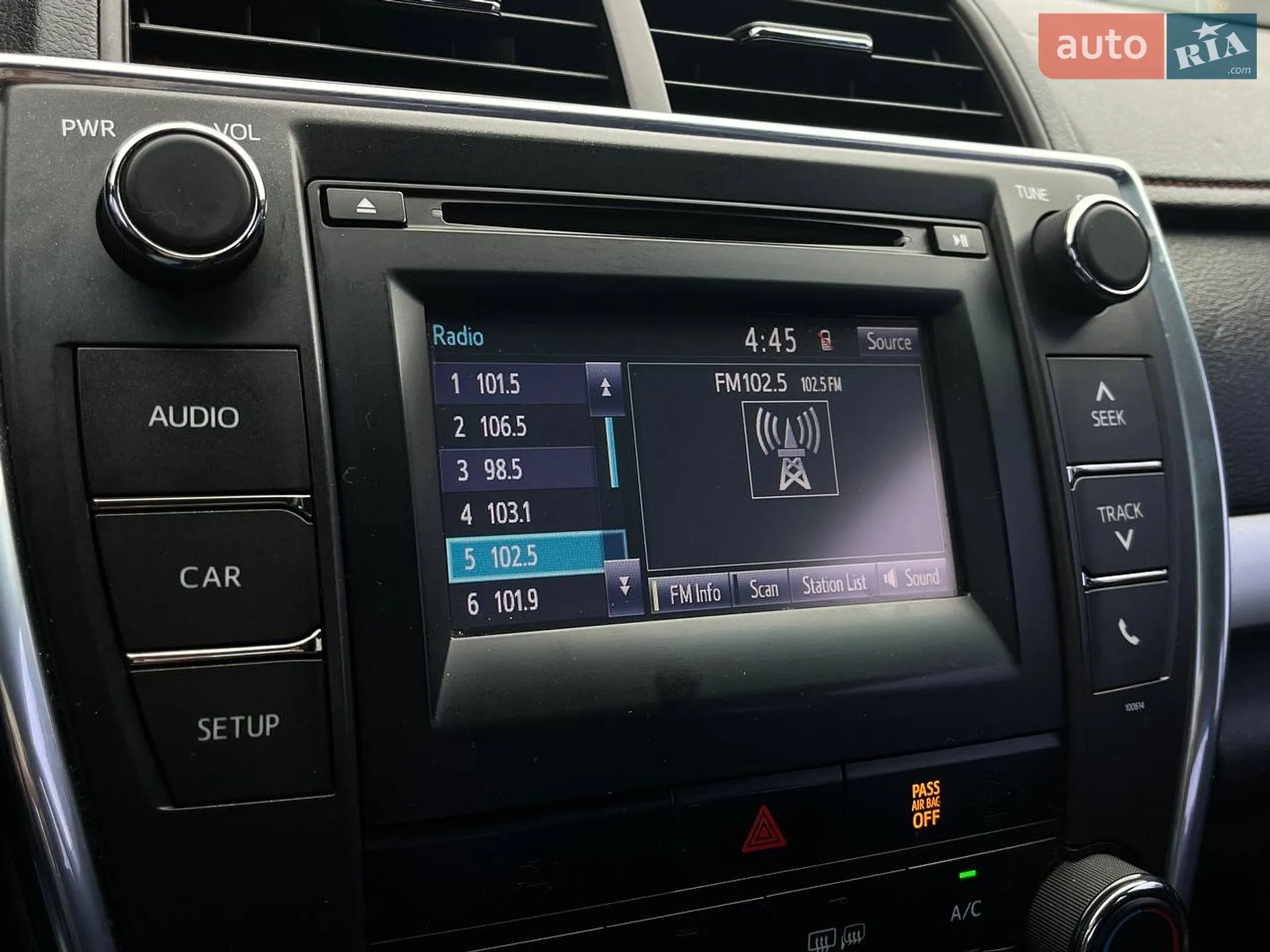 2017 Toyota Camry - мініатюра 22