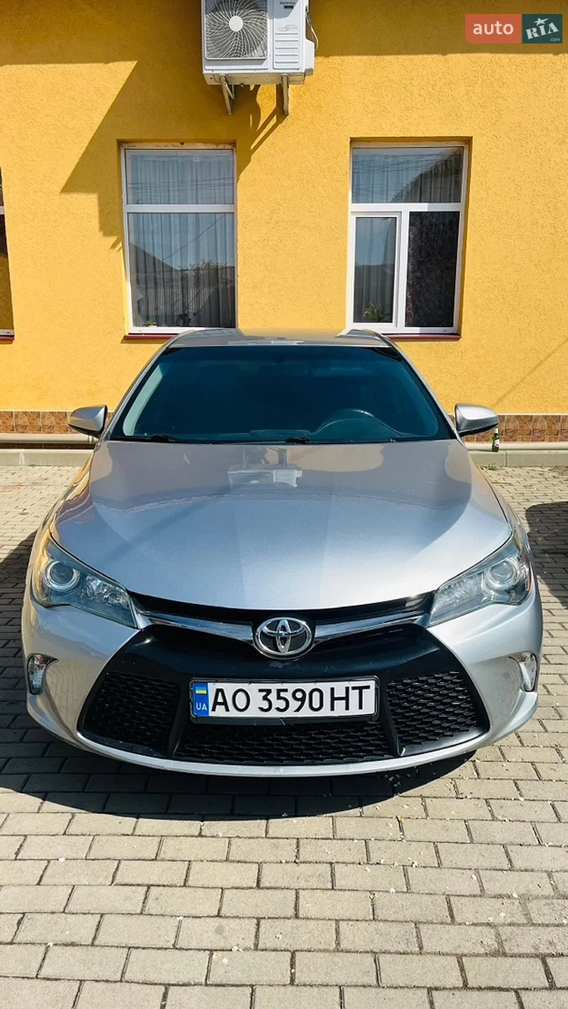 2015 Toyota Camry - фото 1