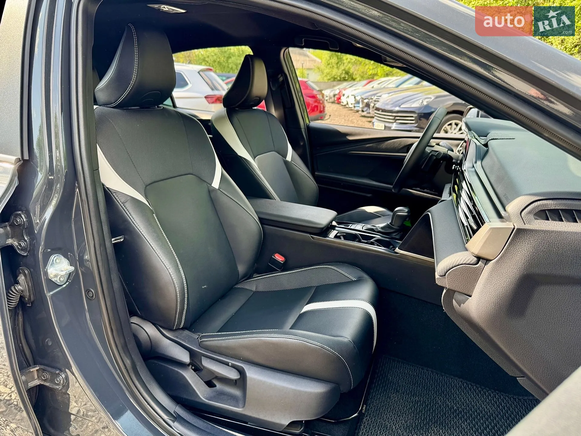 2025 Toyota Camry - мініатюра 12