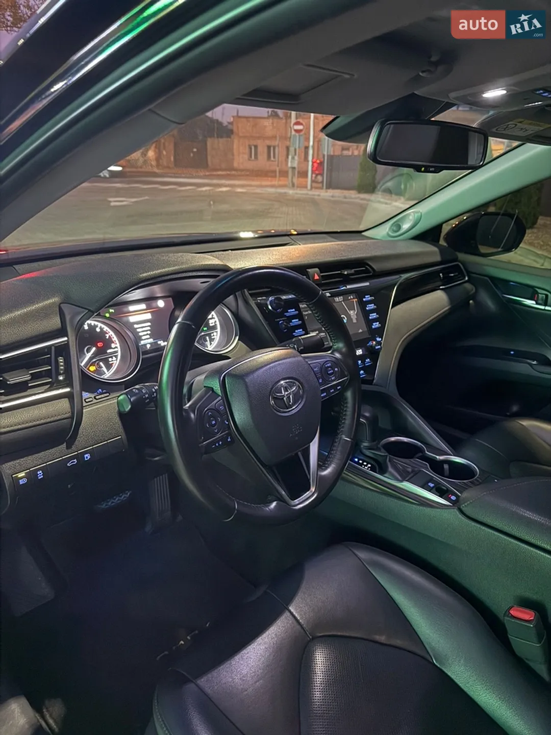 2018 Toyota Camry - мініатюра 8