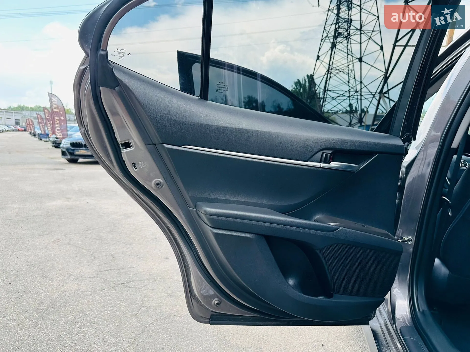 2020 Toyota Camry - мініатюра 17