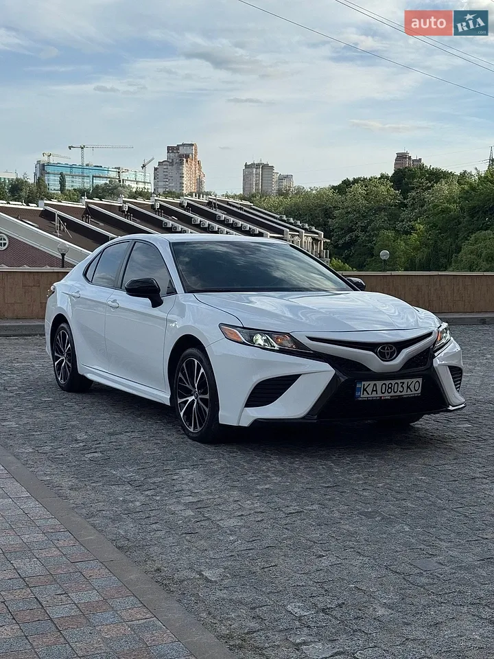 2019 Toyota Camry - мініатюра 19