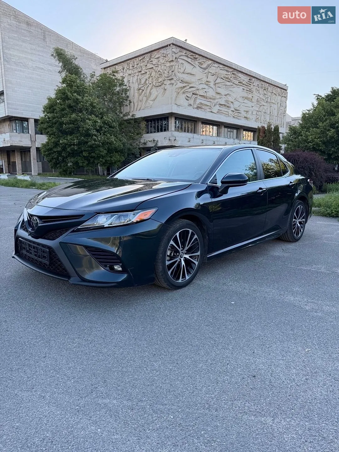 2019 Toyota Camry - мініатюра 3