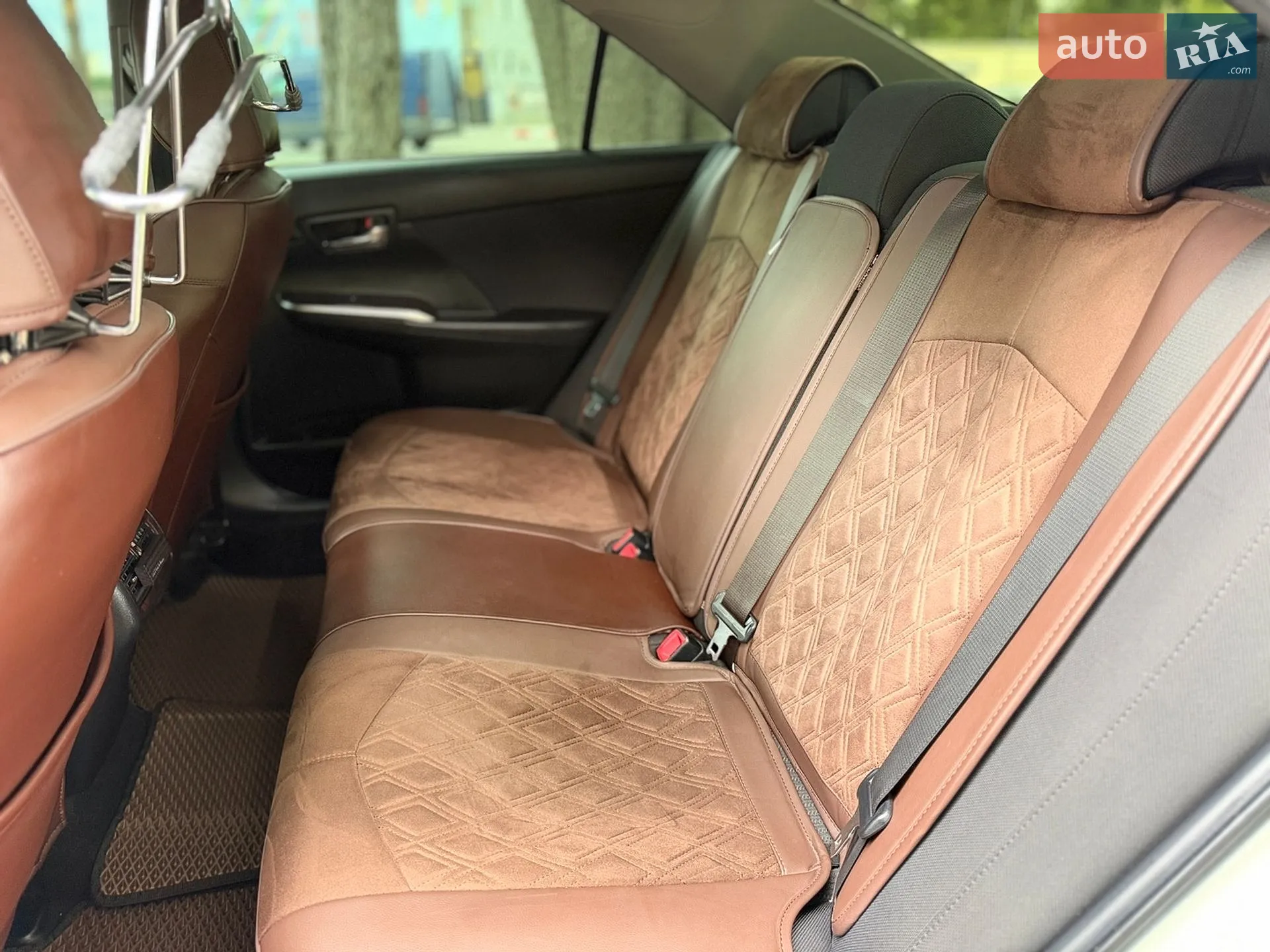 2016 Toyota Camry - мініатюра 19