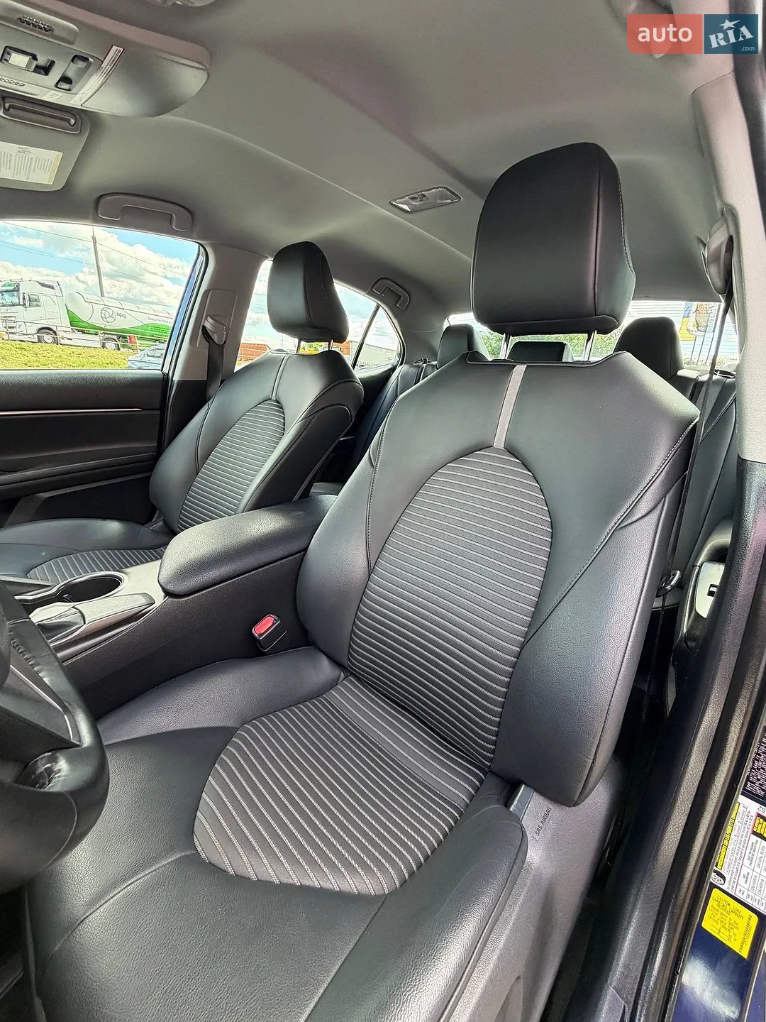 2021 Toyota Camry - мініатюра 19