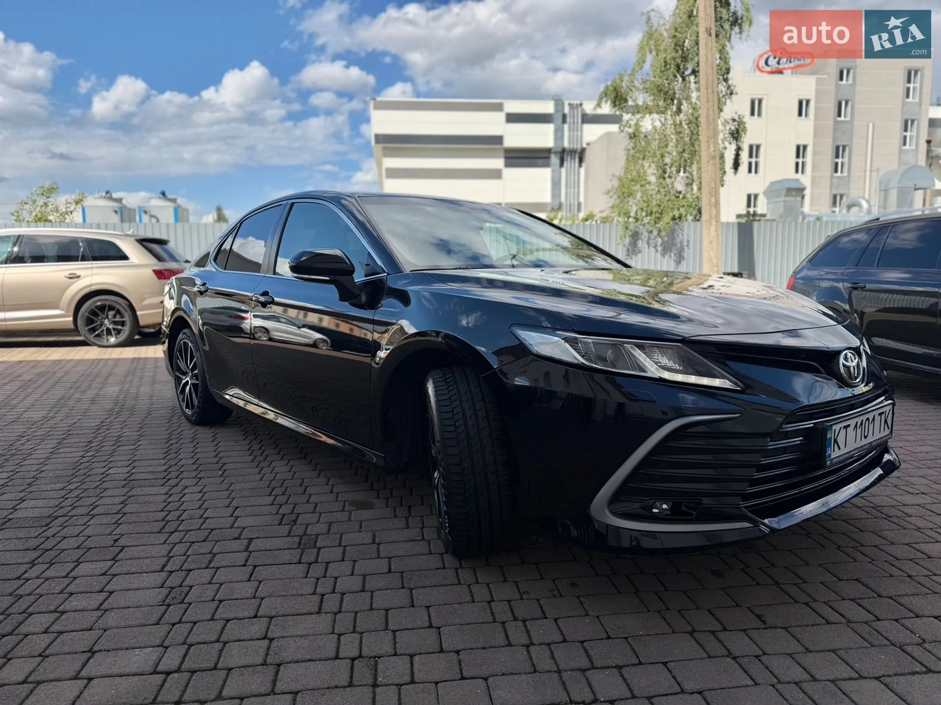 2022 Toyota Camry - мініатюра 3