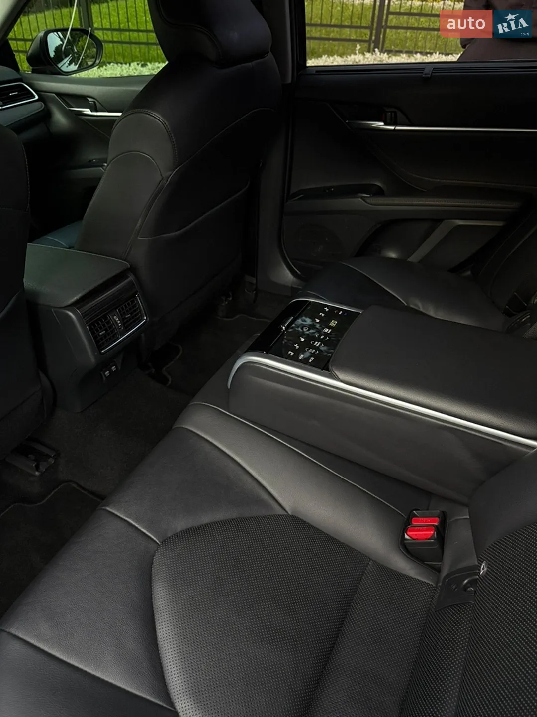 2018 Toyota Camry - мініатюра 18