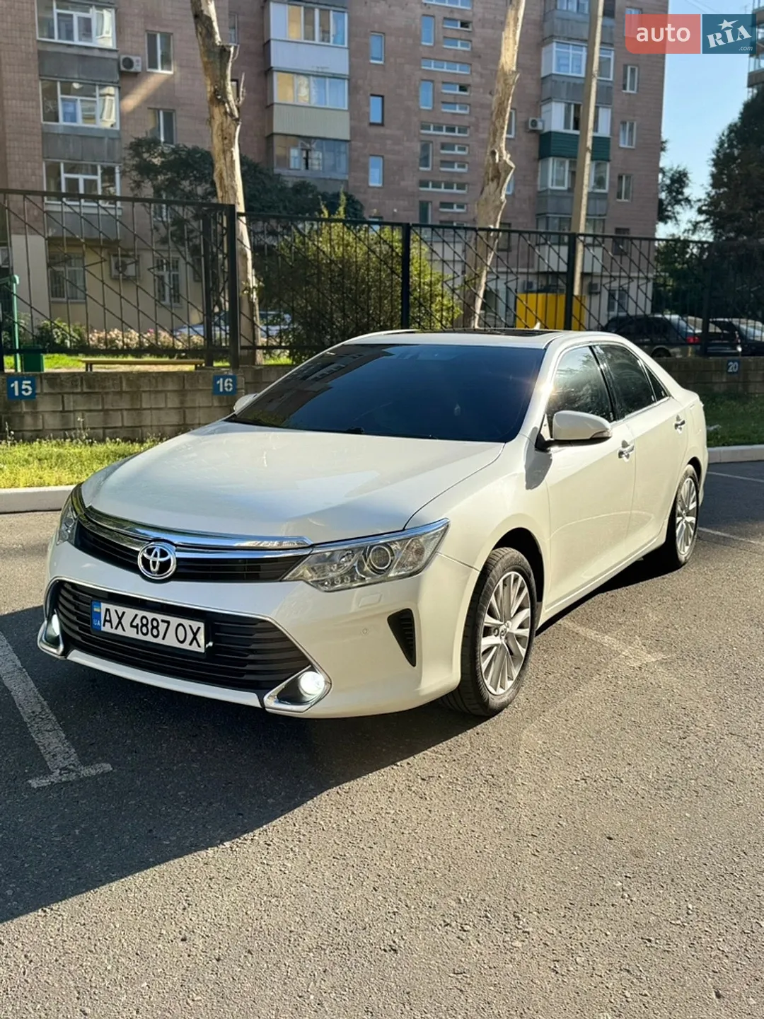 2014 Toyota Camry - мініатюра 2