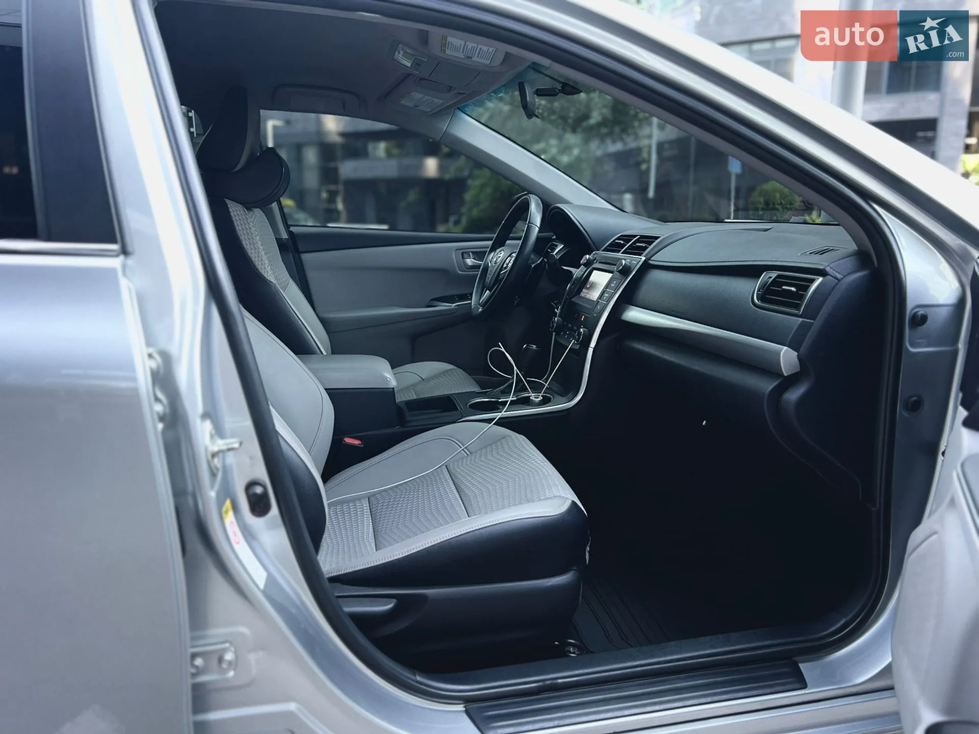 2015 Toyota Camry - мініатюра 28
