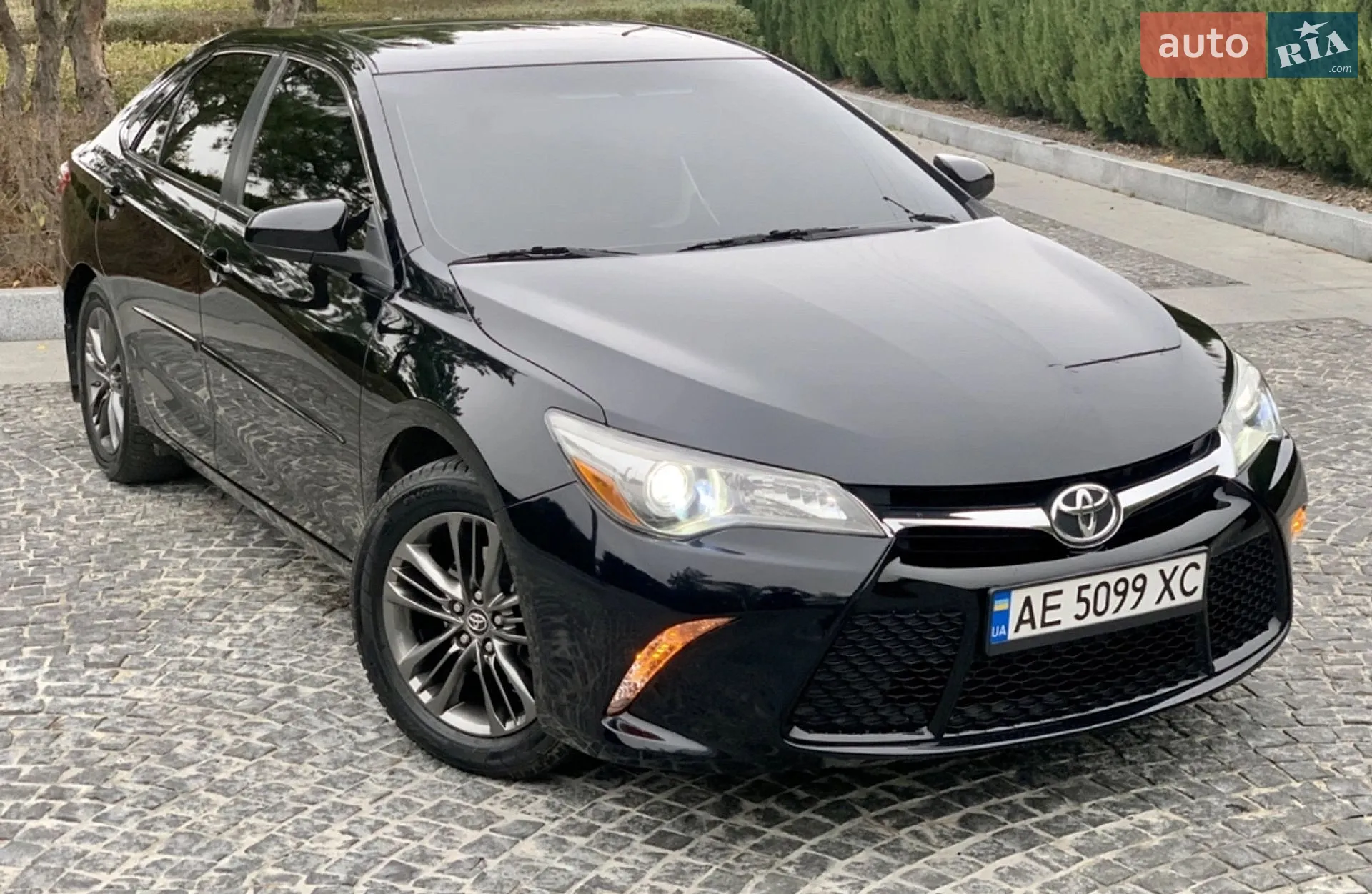2016 Toyota Camry - мініатюра 2
