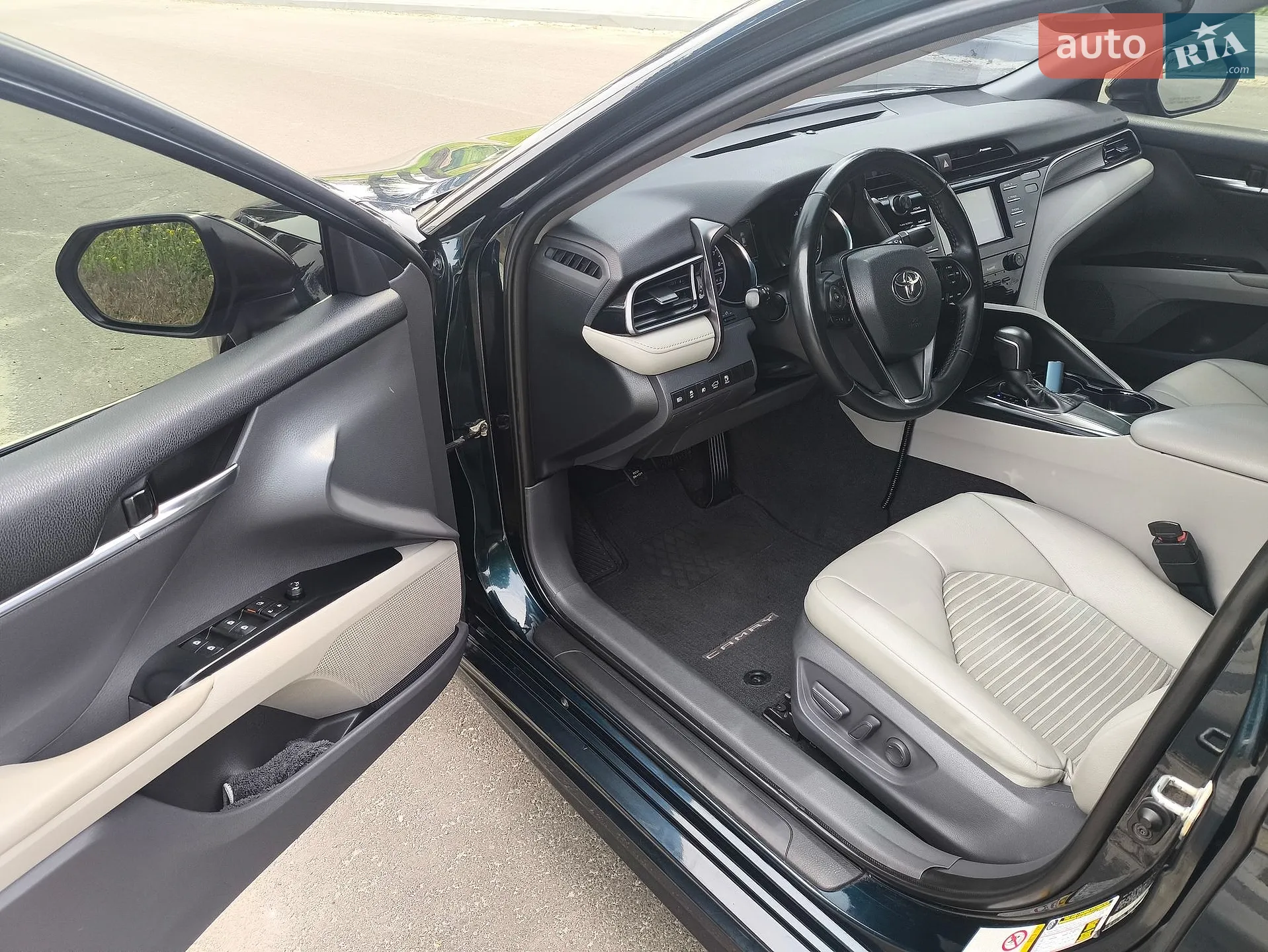 2018 Toyota Camry - мініатюра 9