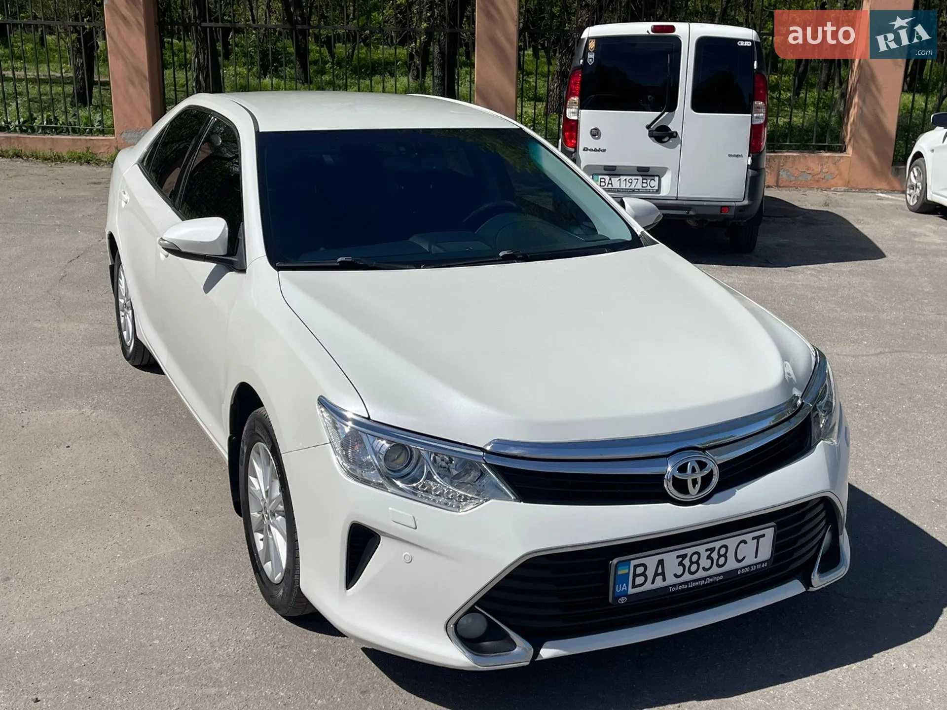 2017 Toyota Camry - мініатюра 2