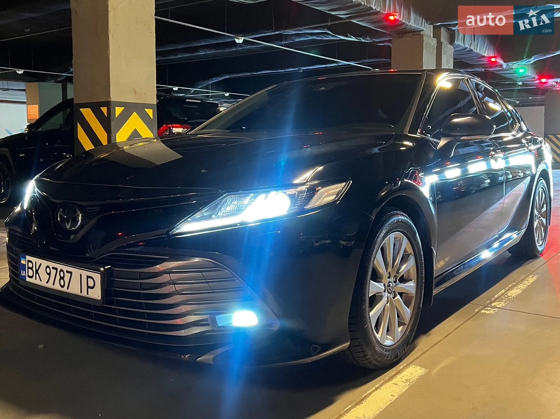 2019 Toyota Camry - мініатюра 17