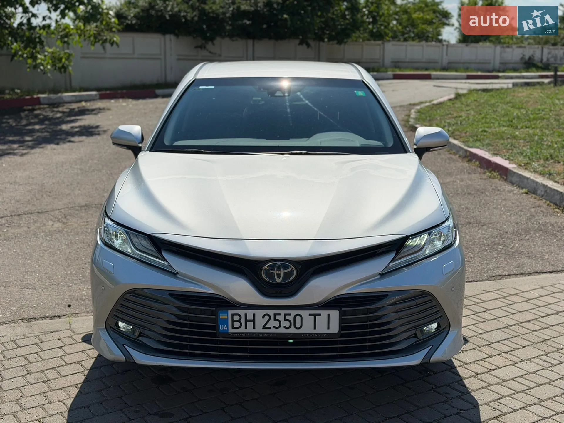 2020 Toyota Camry - мініатюра 2
