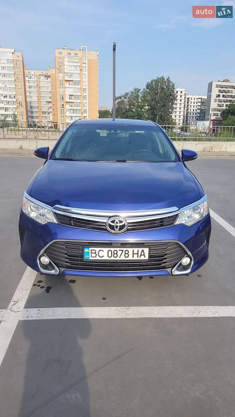 2015 Toyota Camry - фото 1