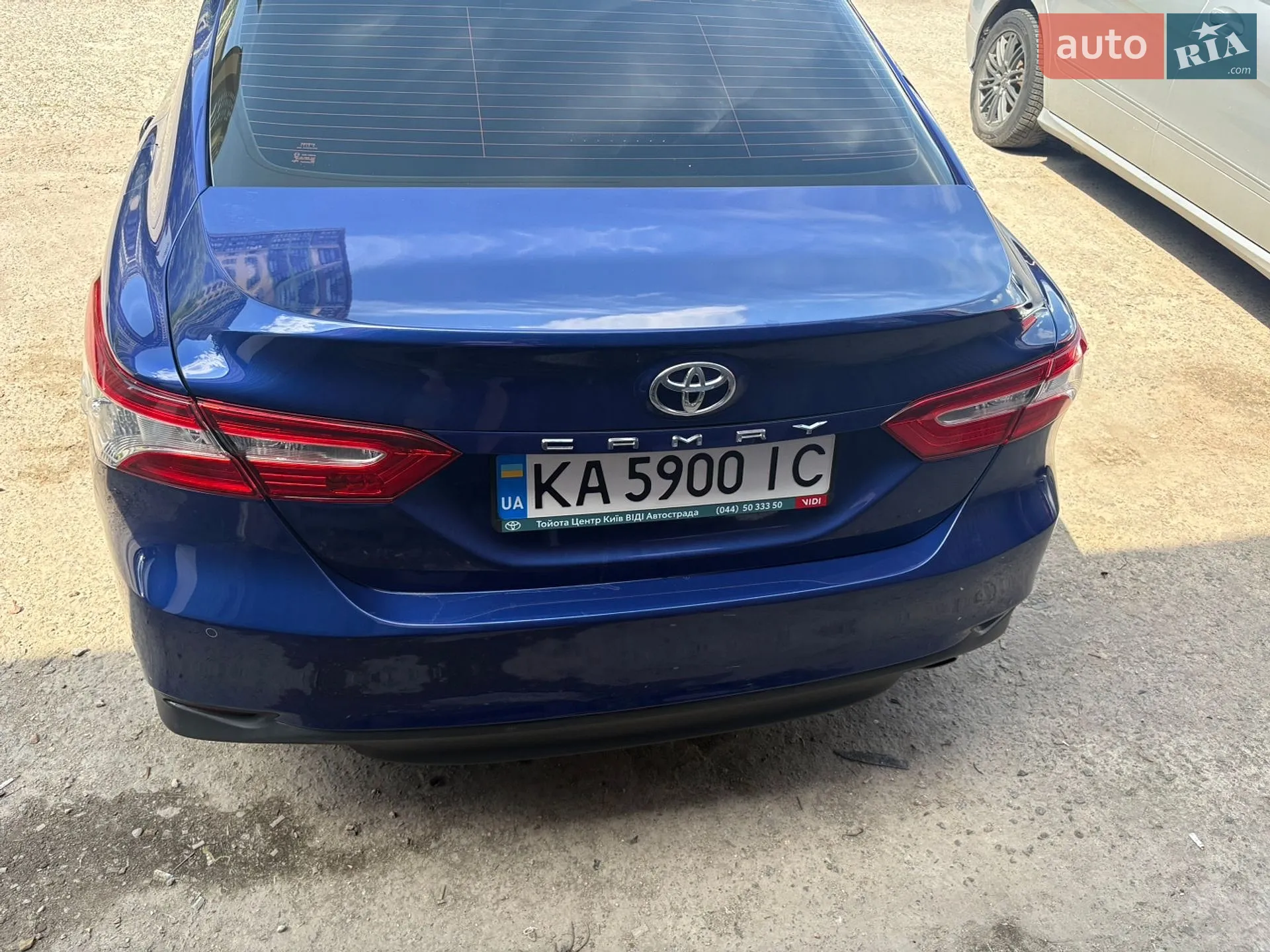 2019 Toyota Camry - мініатюра 3
