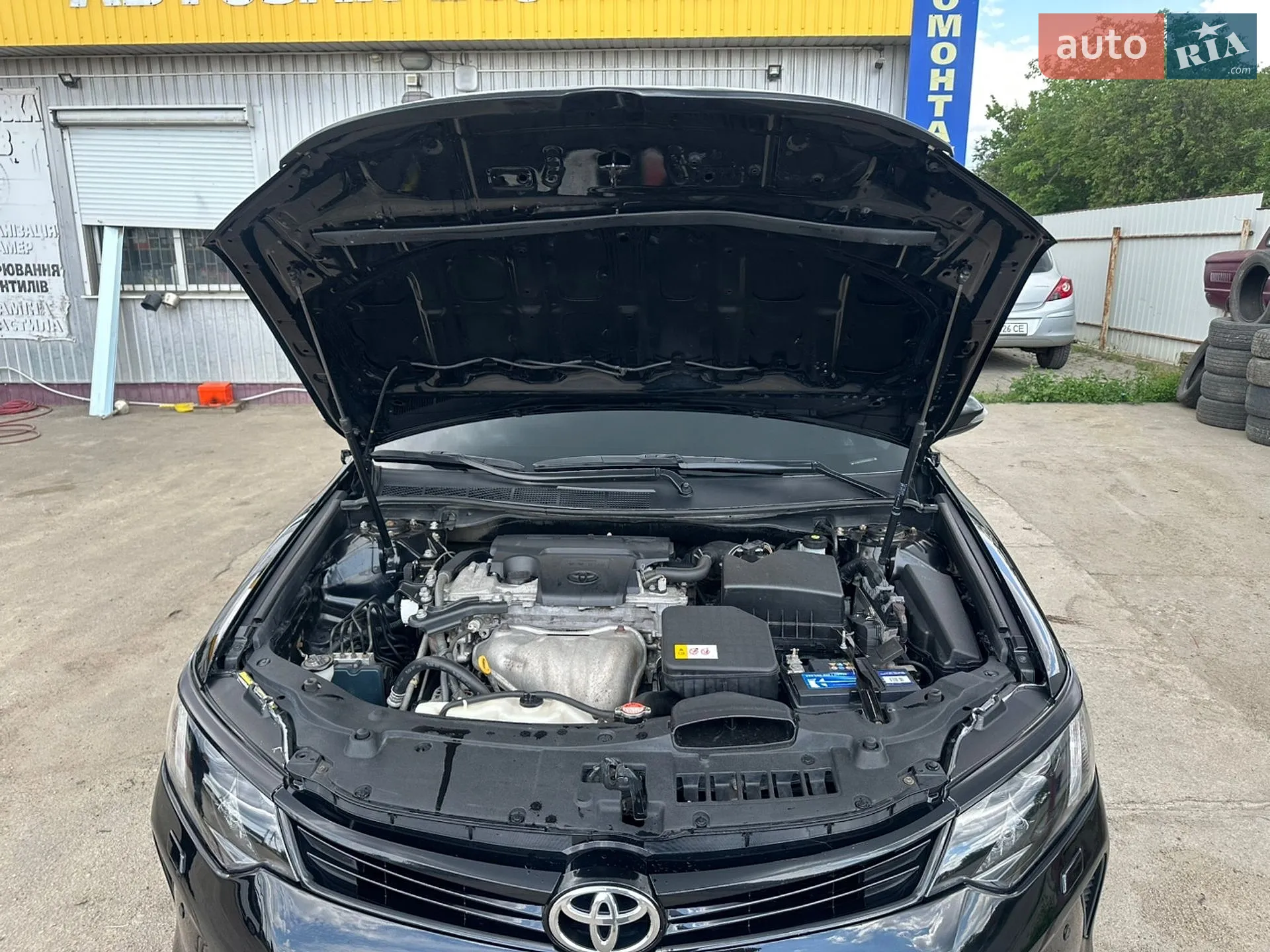 2016 Toyota Camry - мініатюра 2