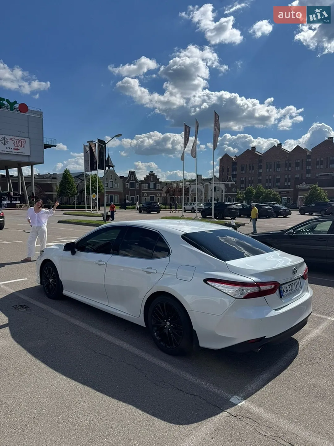 2020 Toyota Camry - мініатюра 3
