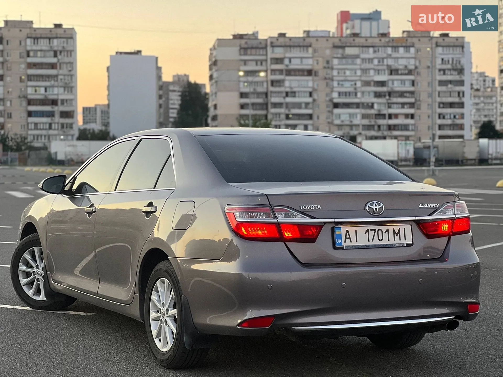 2016 Toyota Camry - мініатюра 4