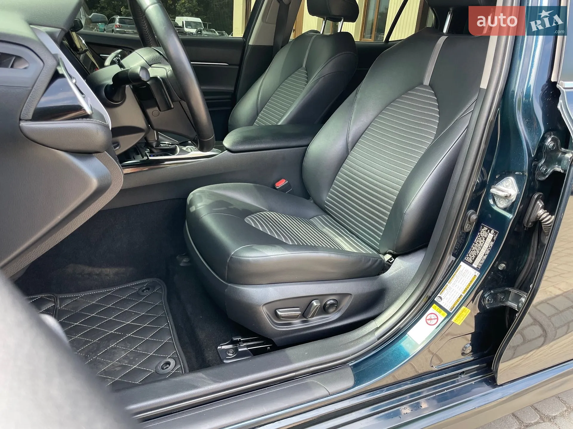 2017 Toyota Camry - мініатюра 26