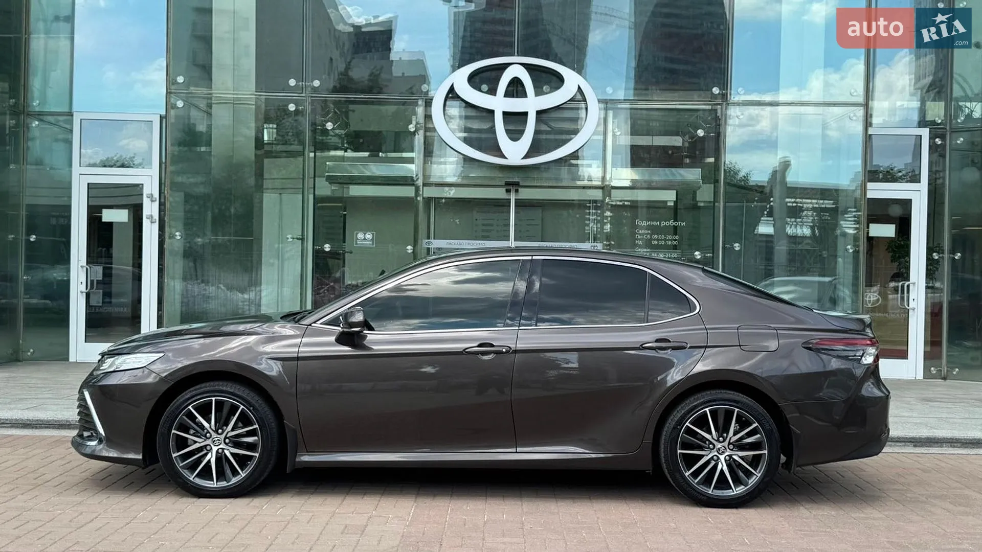 2021 Toyota Camry - мініатюра 3