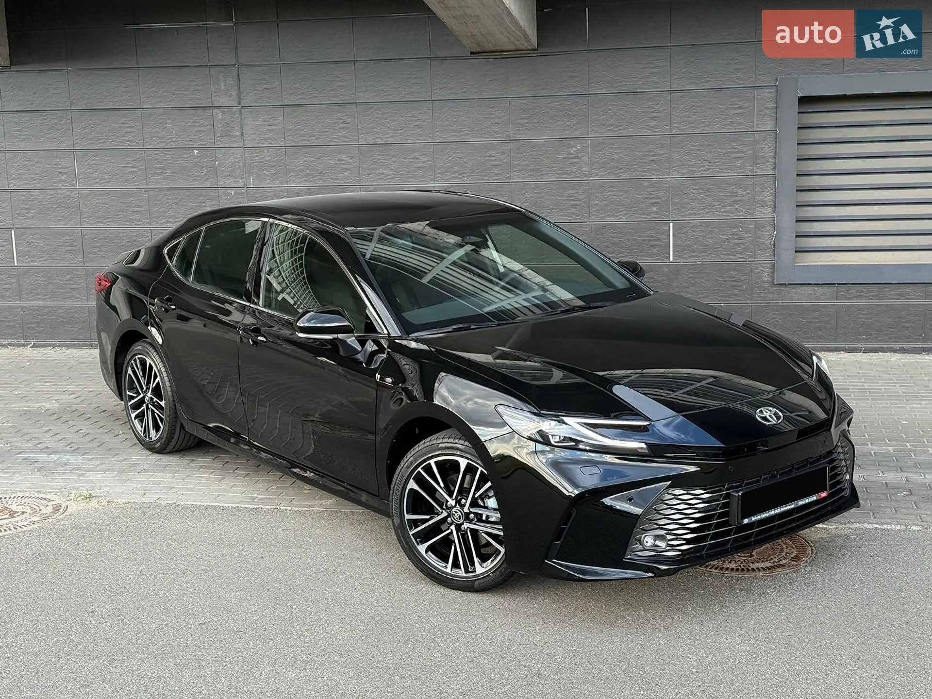 2025 Toyota Camry - мініатюра 2