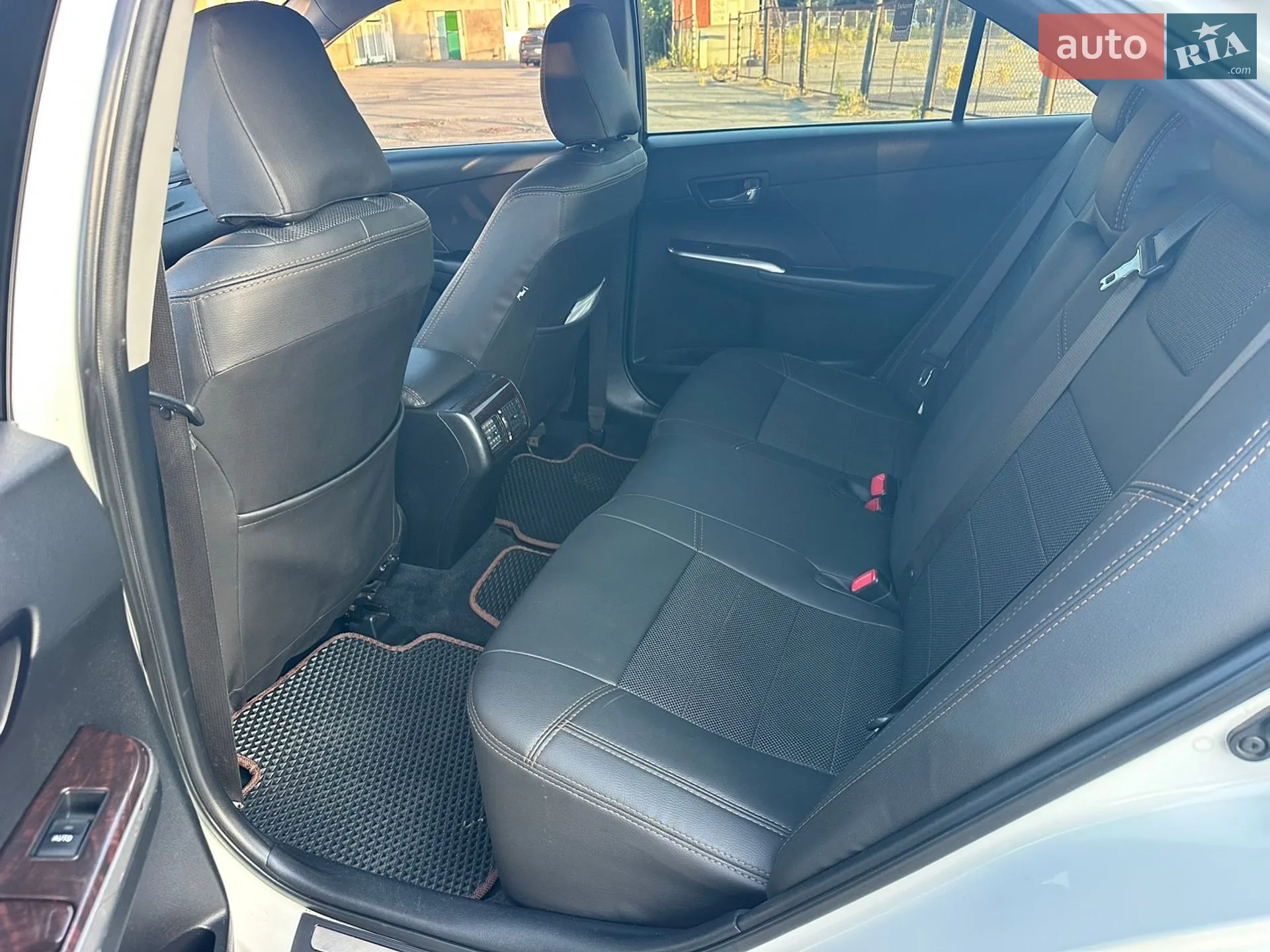 2015 Toyota Camry - мініатюра 17