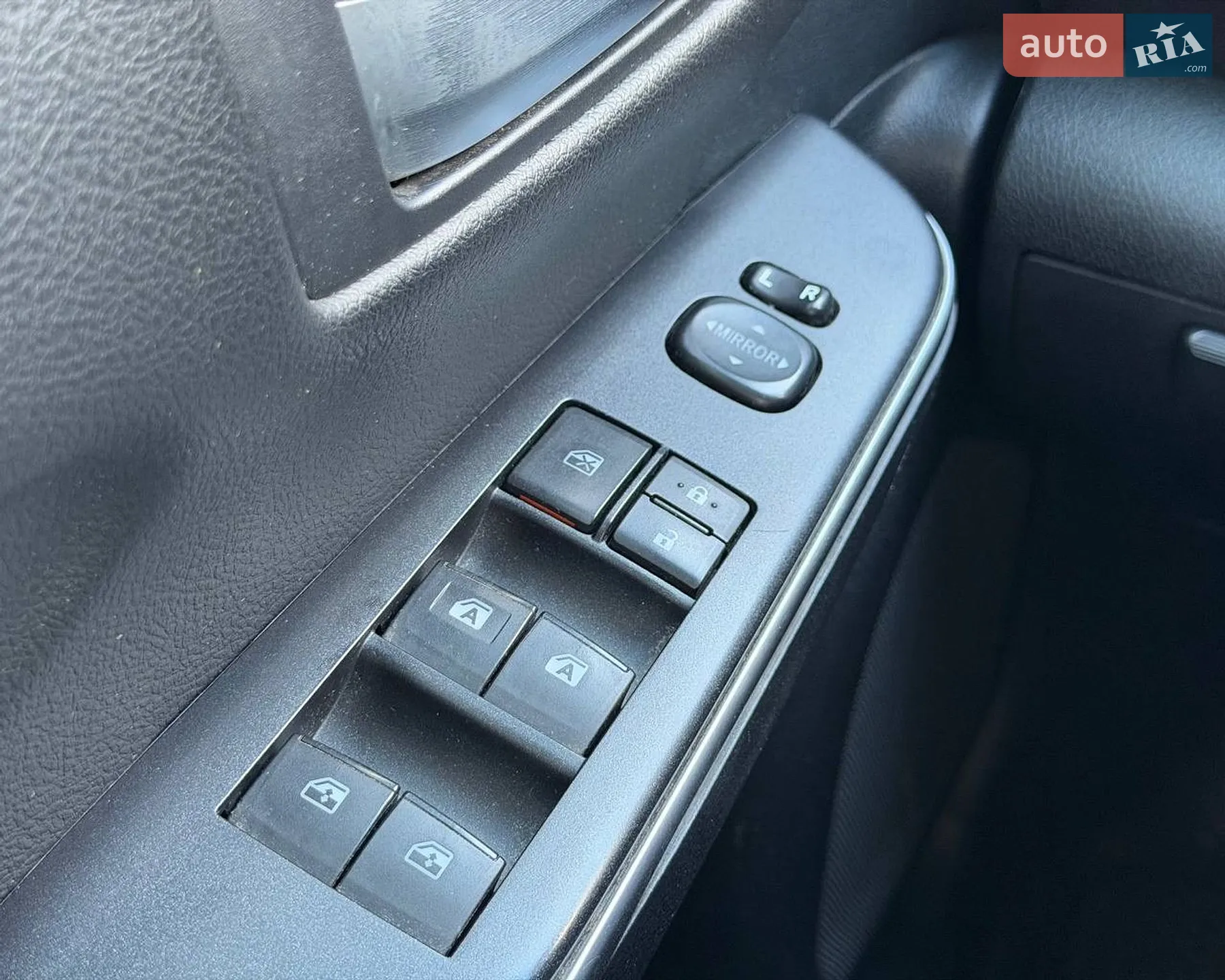 2015 Toyota Camry - мініатюра 40