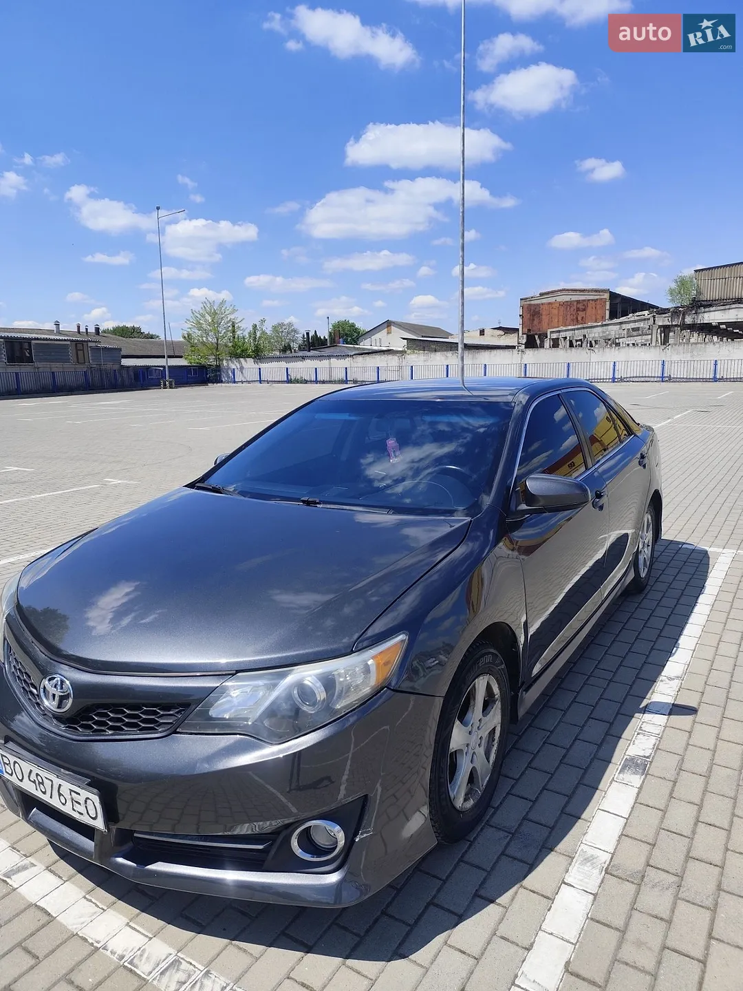 2014 Toyota Camry - мініатюра 2