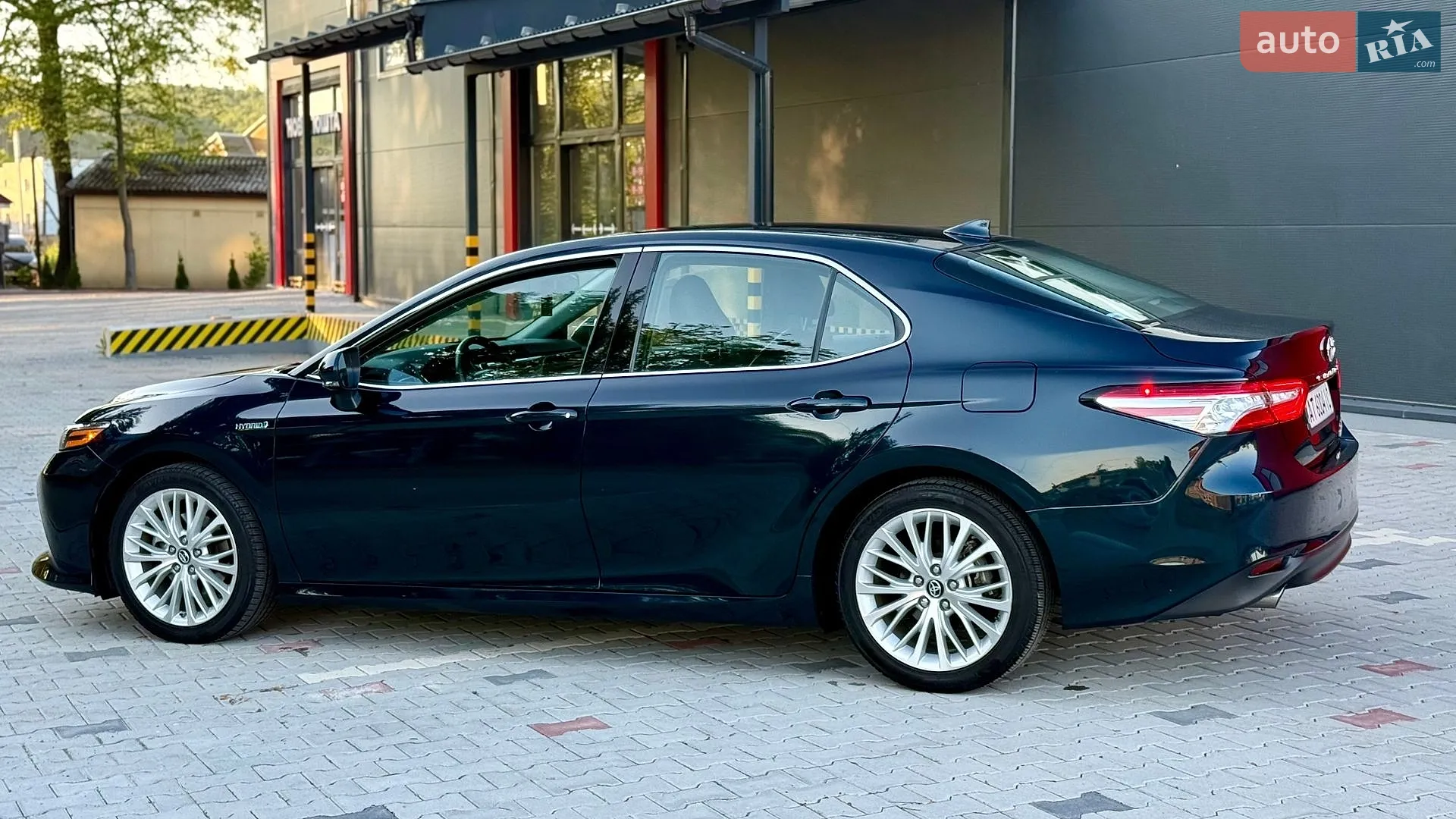 2019 Toyota Camry - мініатюра 16