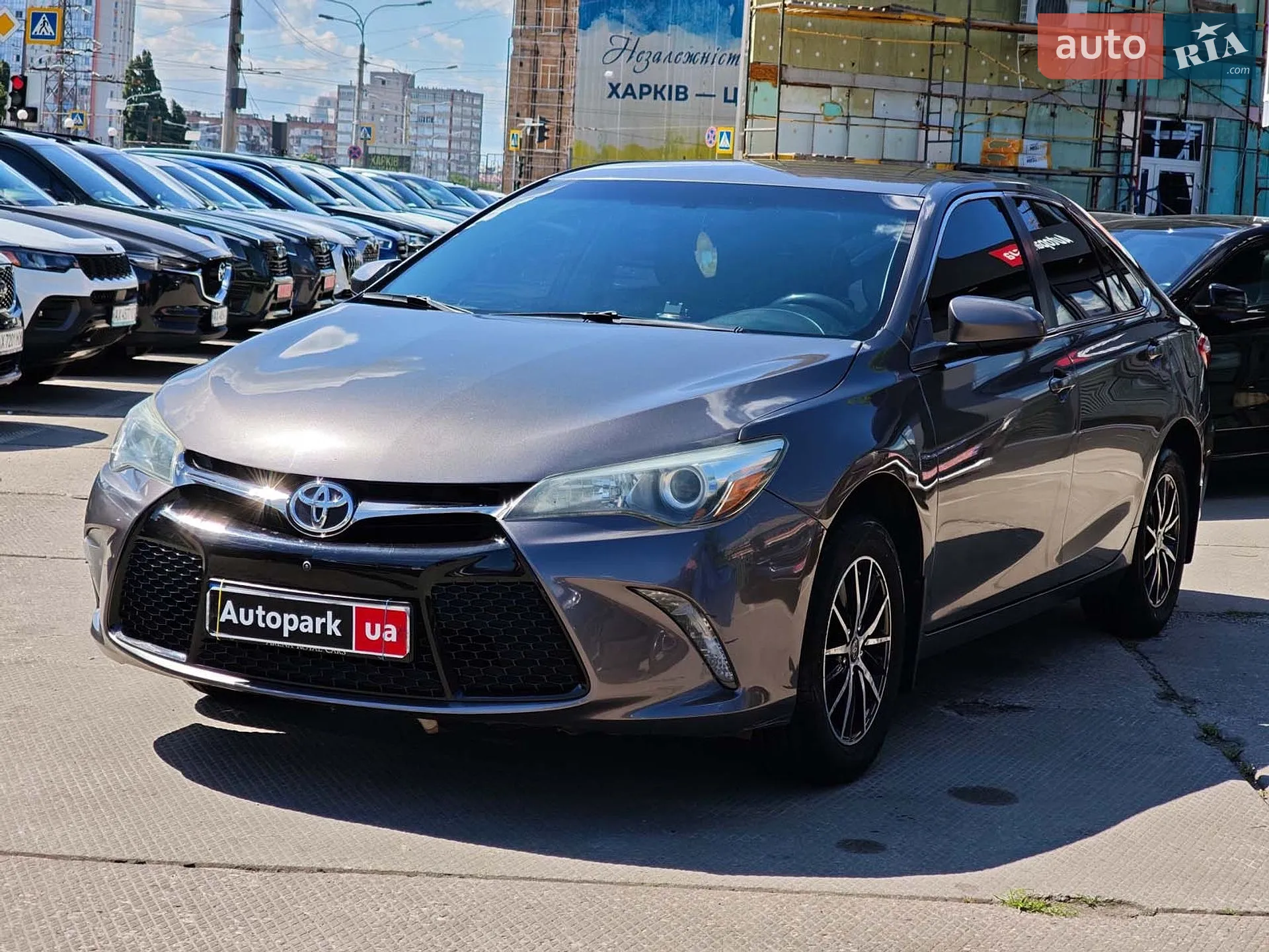 2016 Toyota Camry - фото 1