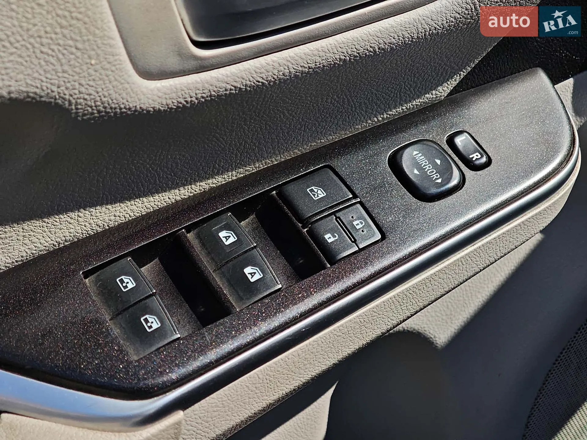 2016 Toyota Camry - мініатюра 22