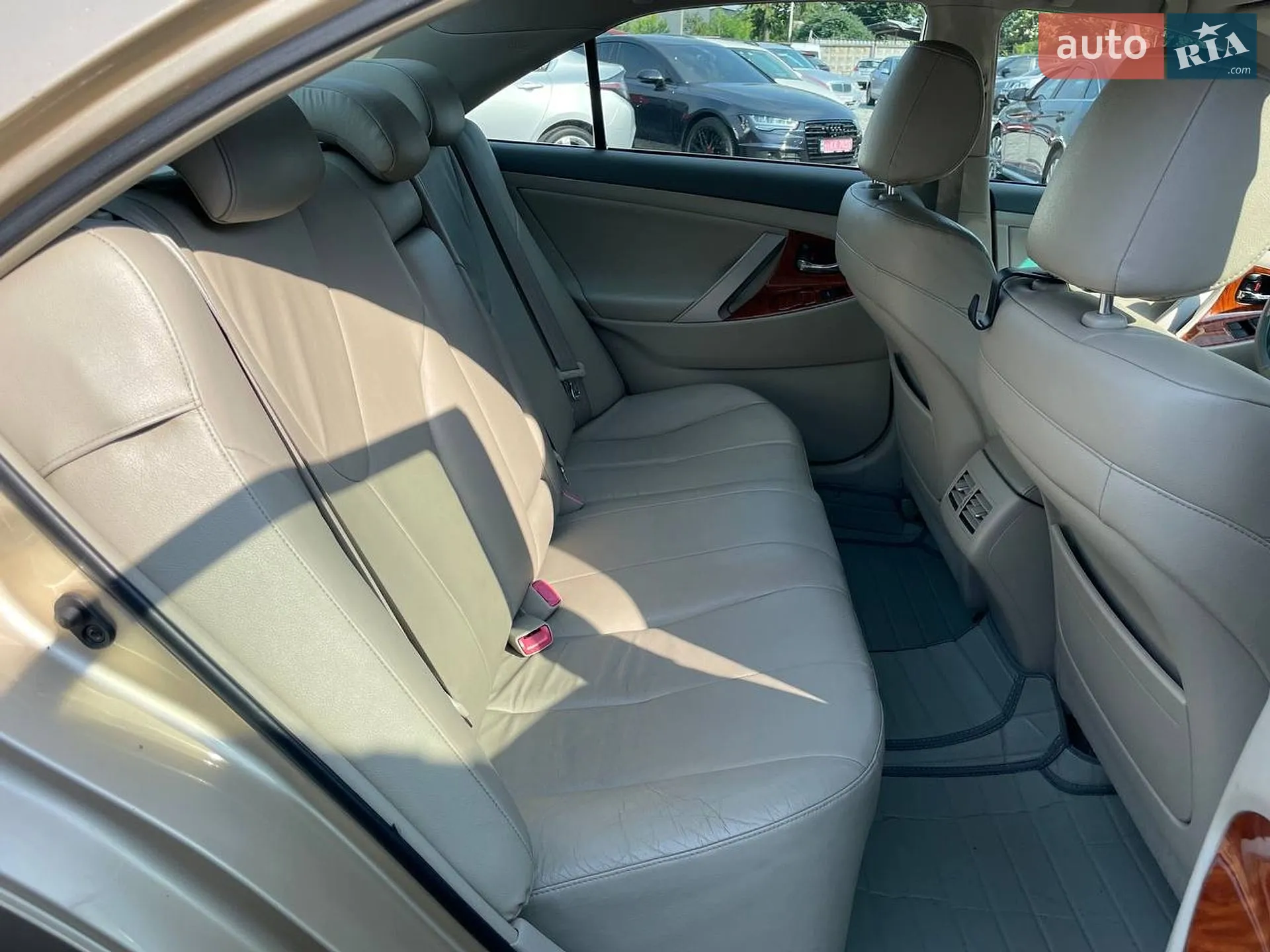 2010 Toyota Camry - мініатюра 12