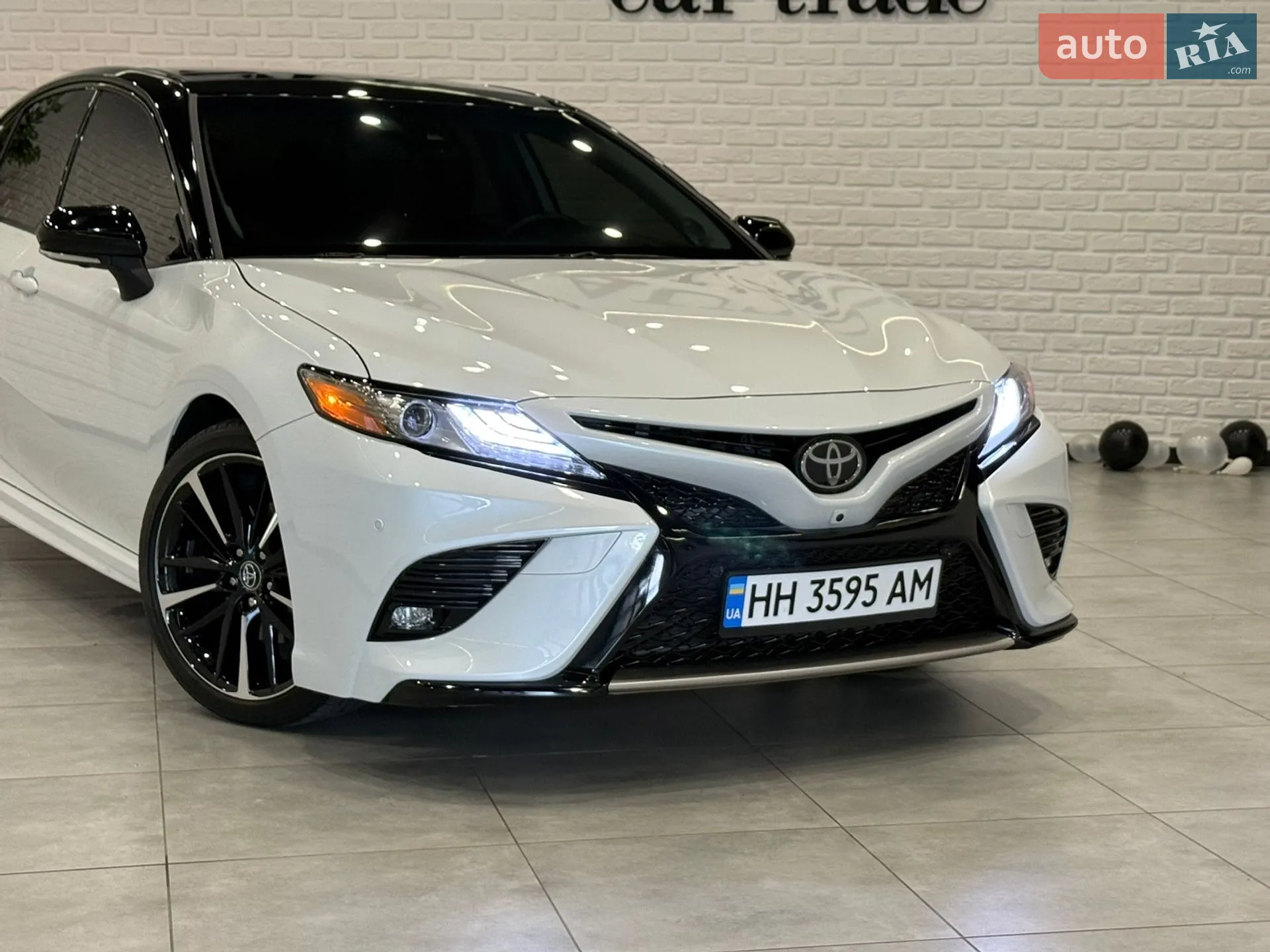 2019 Toyota Camry - мініатюра 3