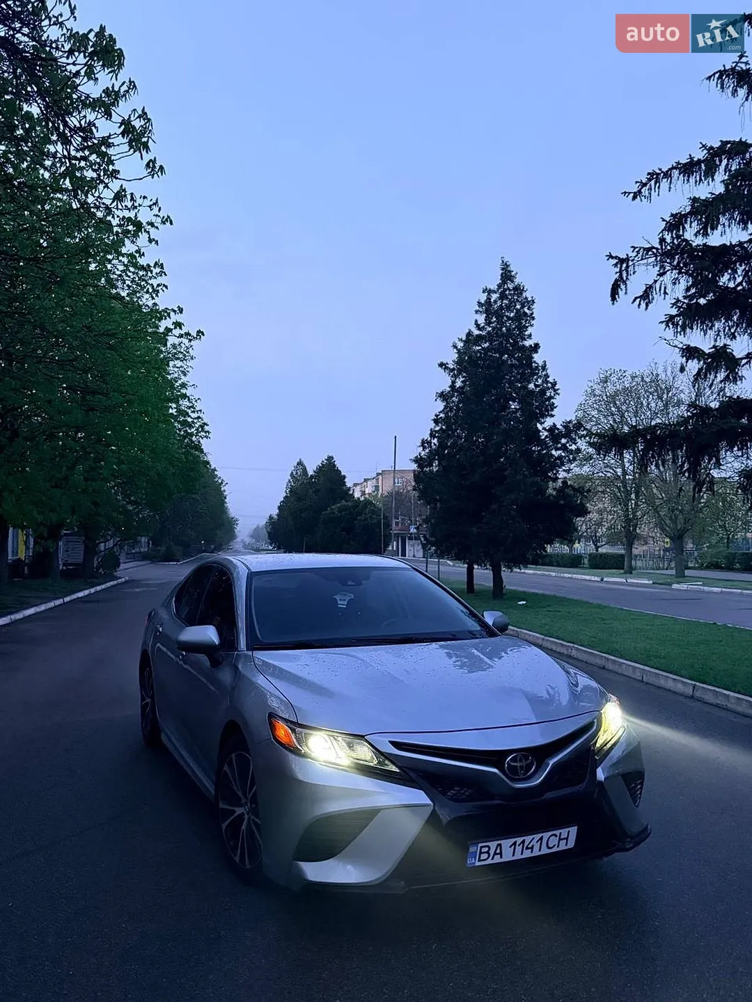 2020 Toyota Camry - фото 1