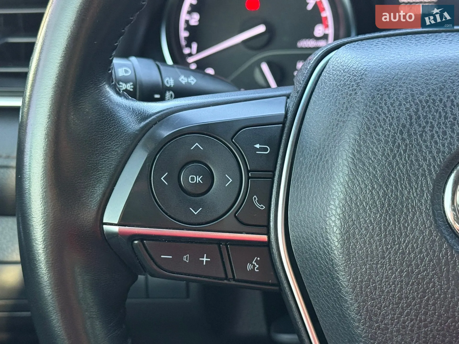 2018 Toyota Camry - мініатюра 17