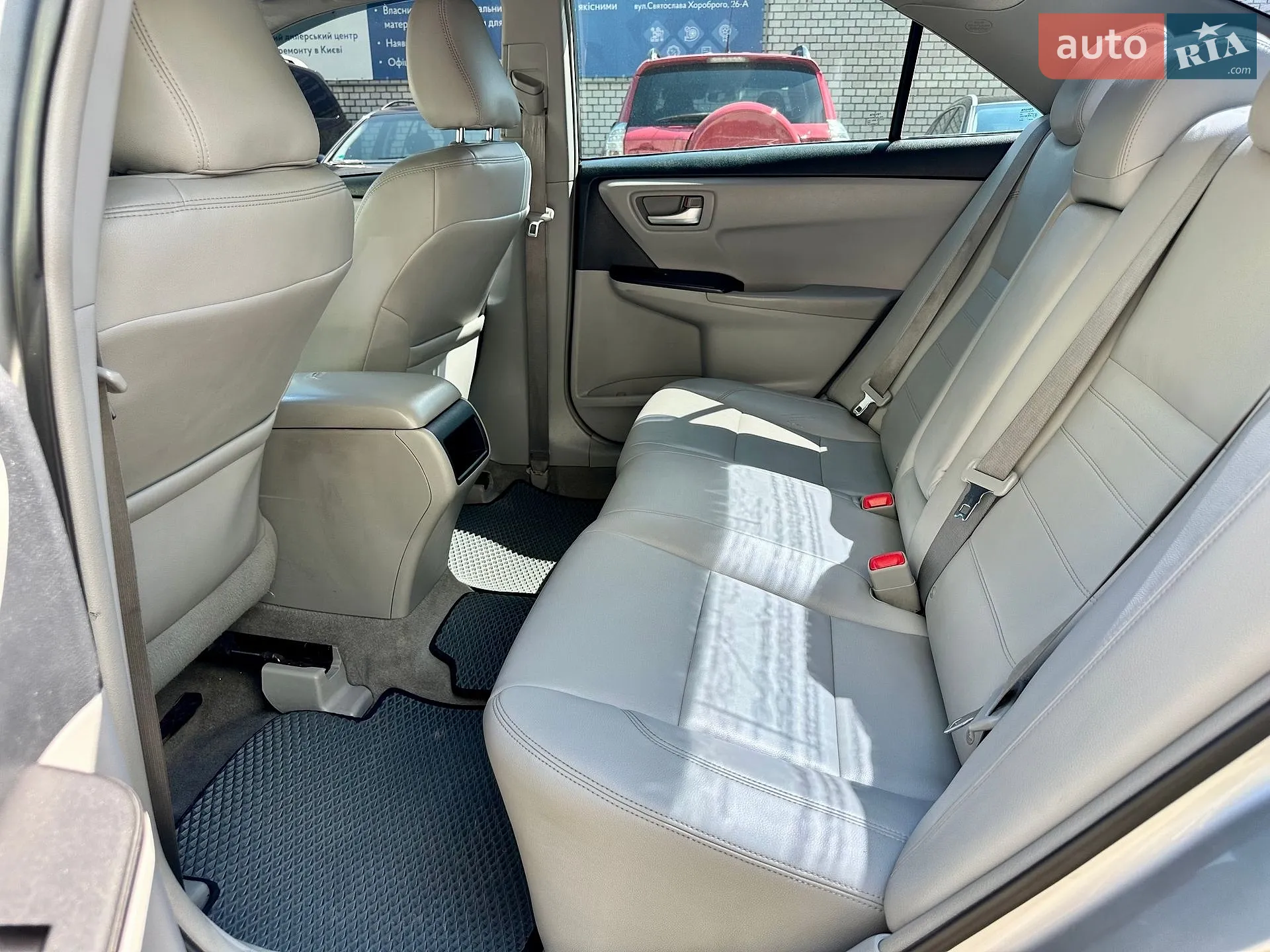 2016 Toyota Camry - мініатюра 19