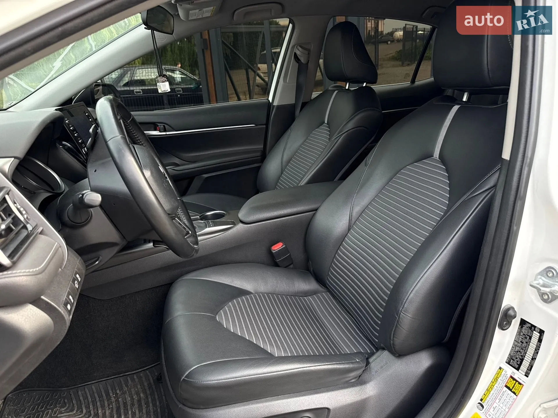 2022 Toyota Camry - мініатюра 11