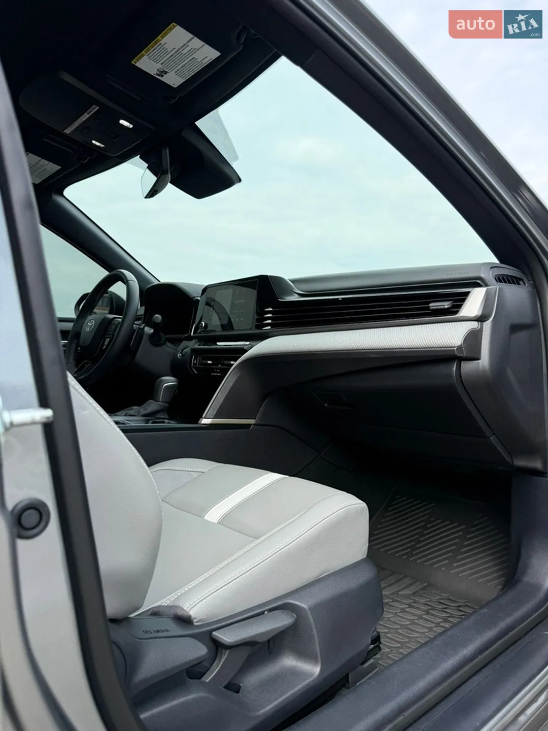 2025 Toyota Camry - мініатюра 25