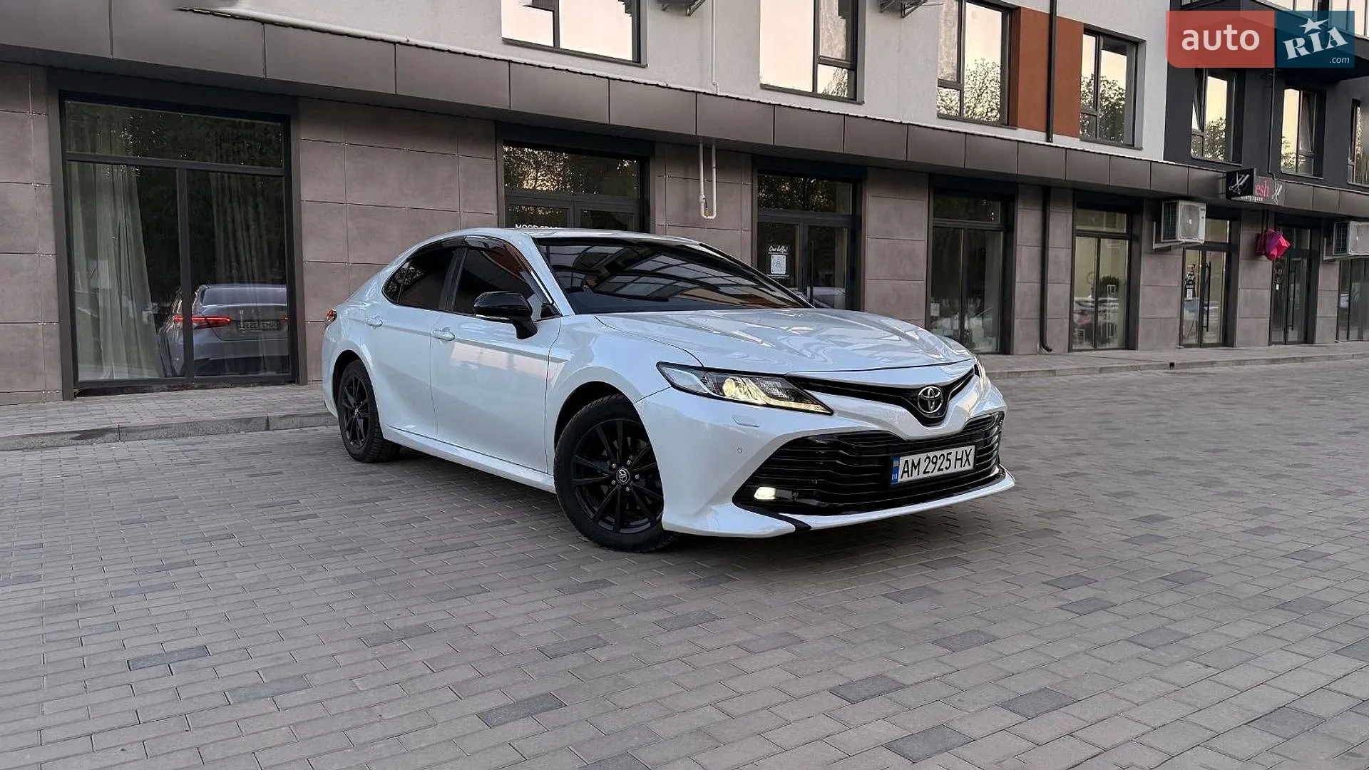 2018 Toyota Camry - мініатюра 3