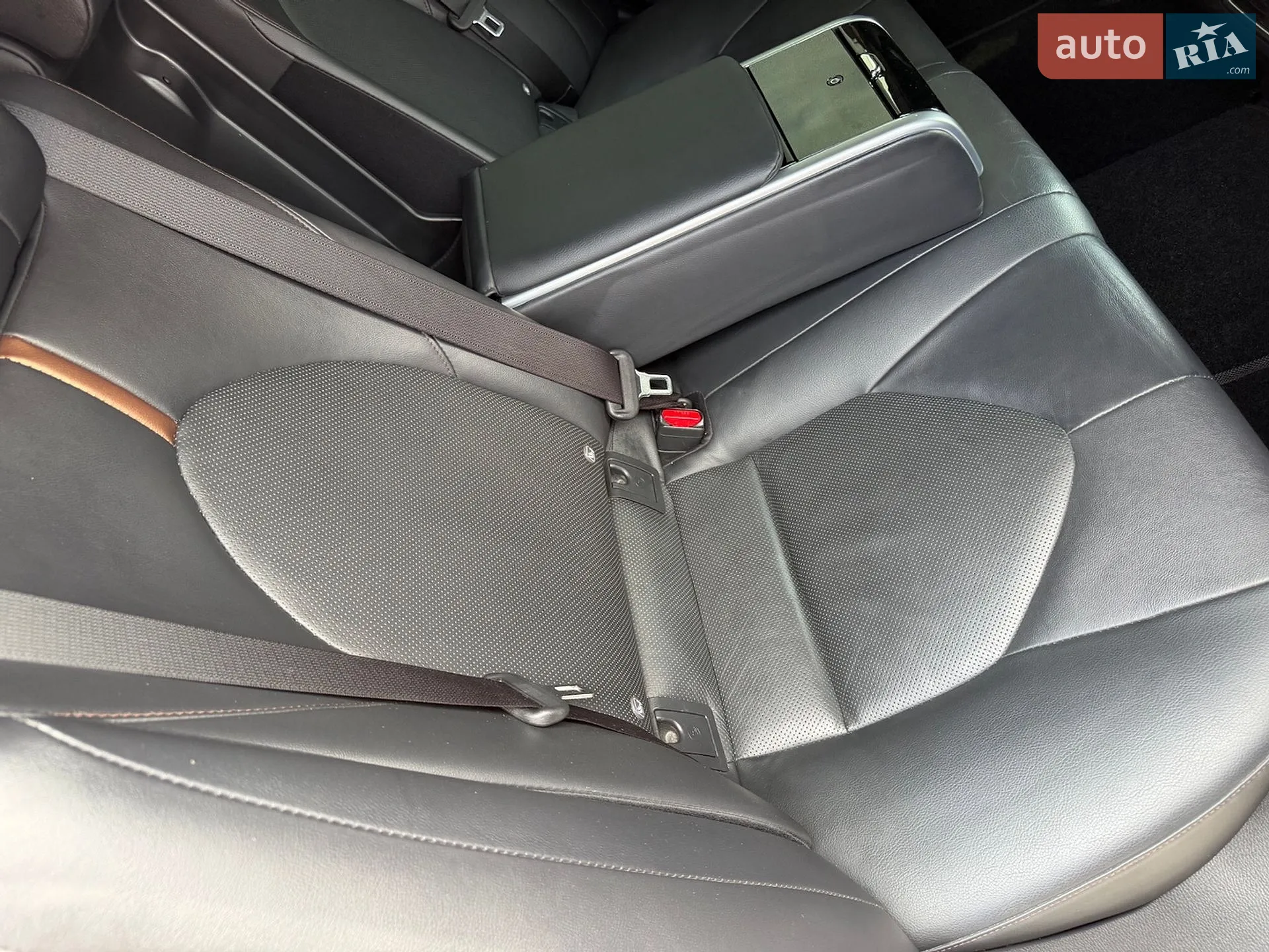 2018 Toyota Camry - мініатюра 19