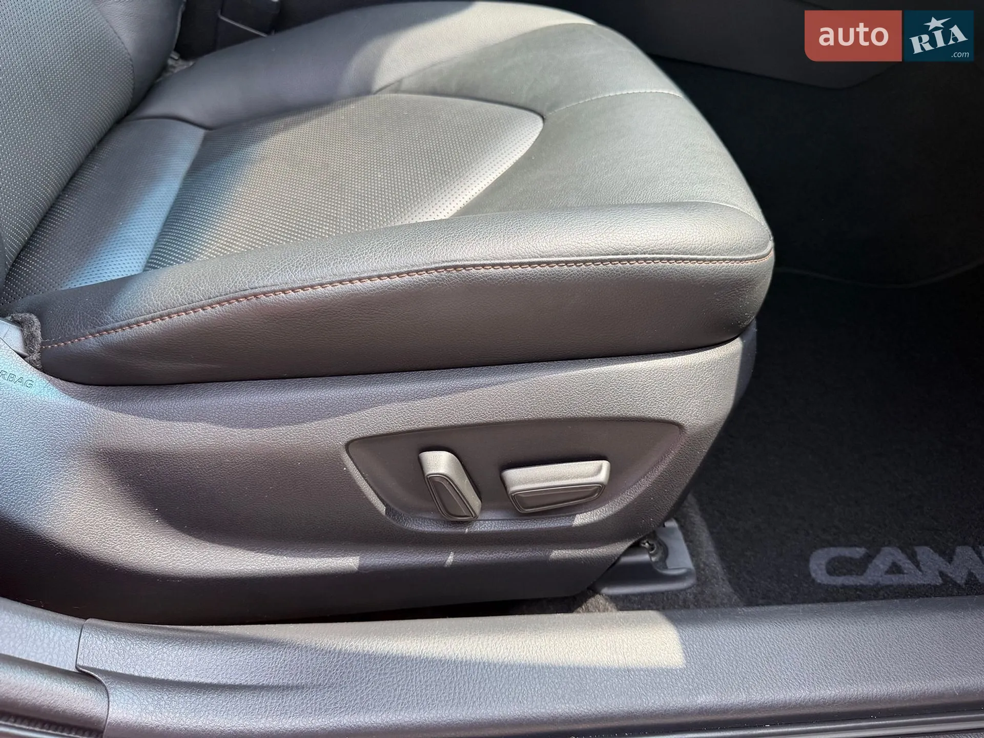 2018 Toyota Camry - мініатюра 29